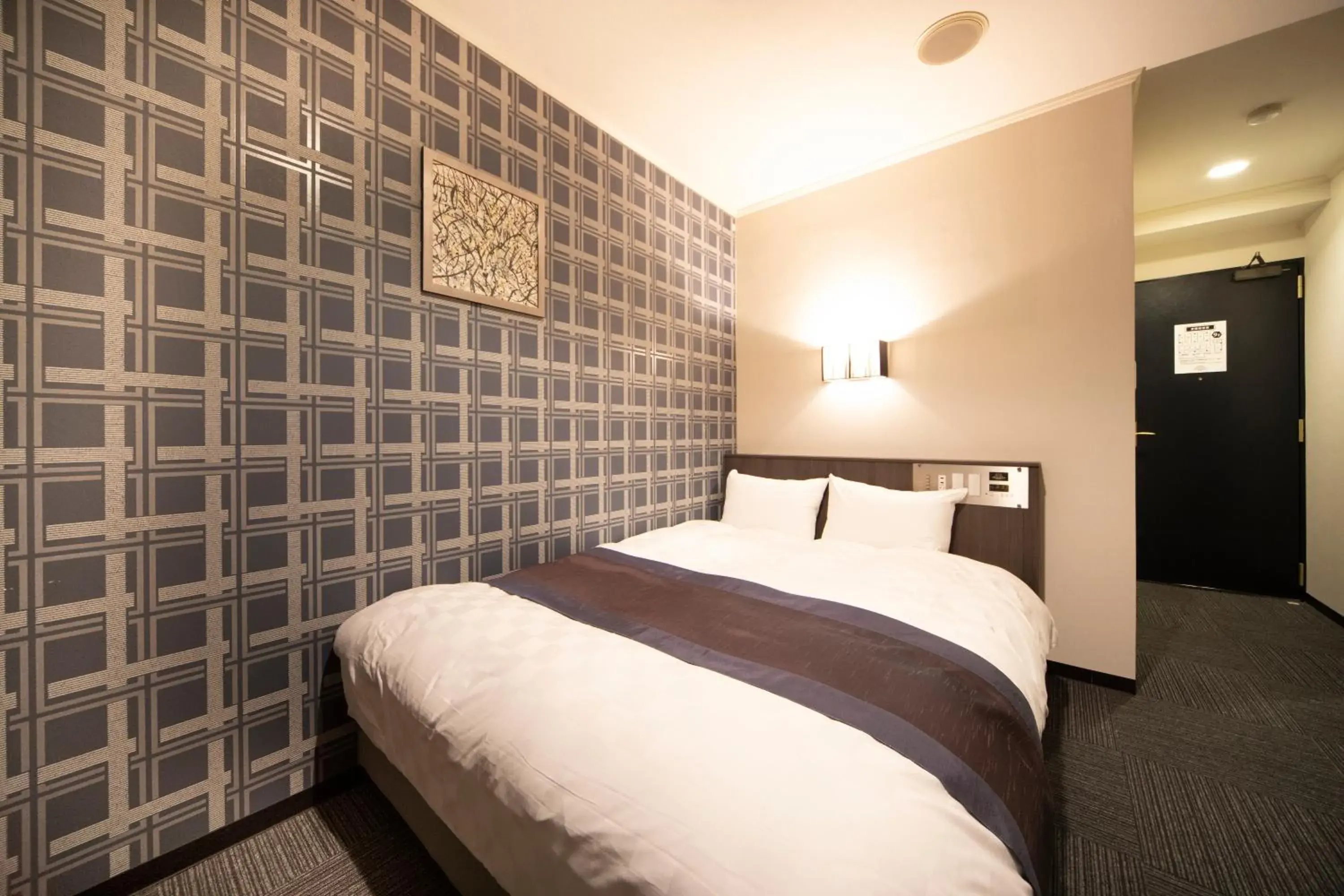 Deluxe Double Room - single occupancy - Non-Smoking in The Grandeur Hotel Deluxe Double Room - single occupancy - Non-Smoking in The Grandeur Hotel