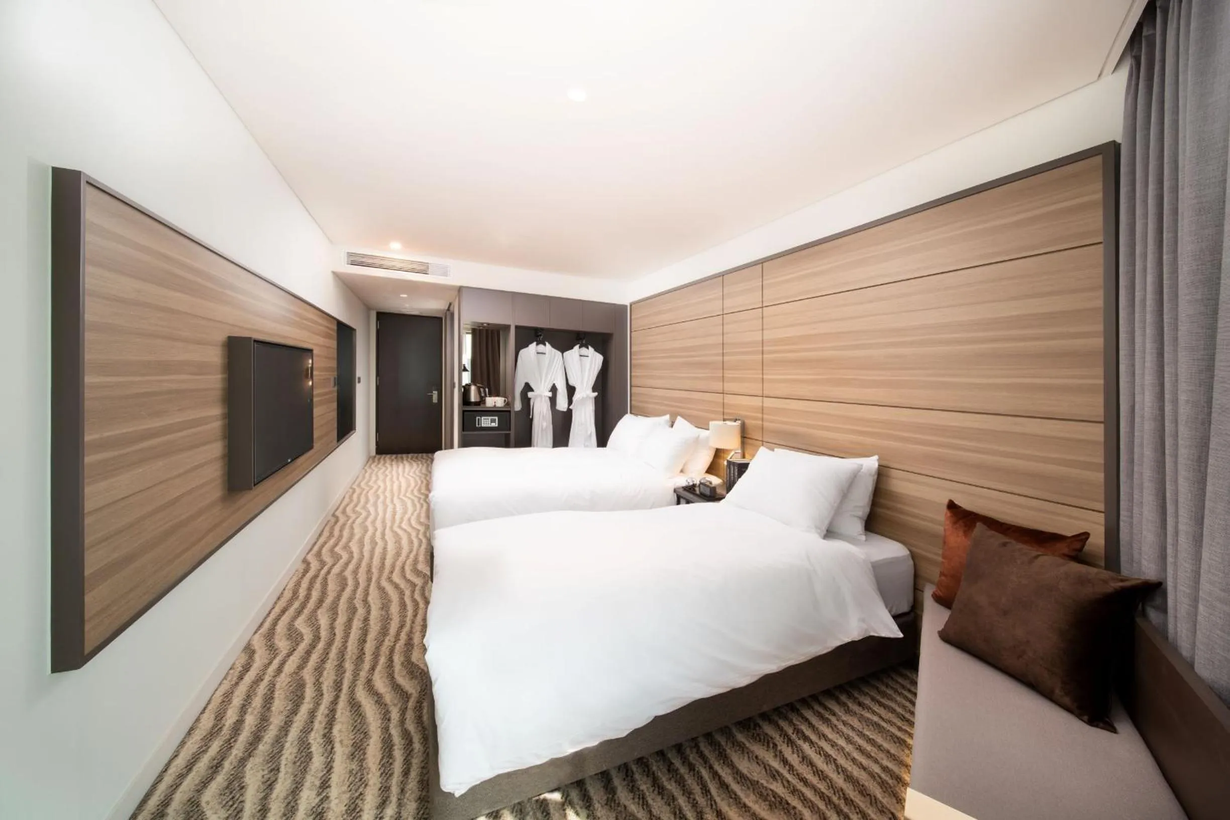 Bed in Hotel Marinabay Seoul