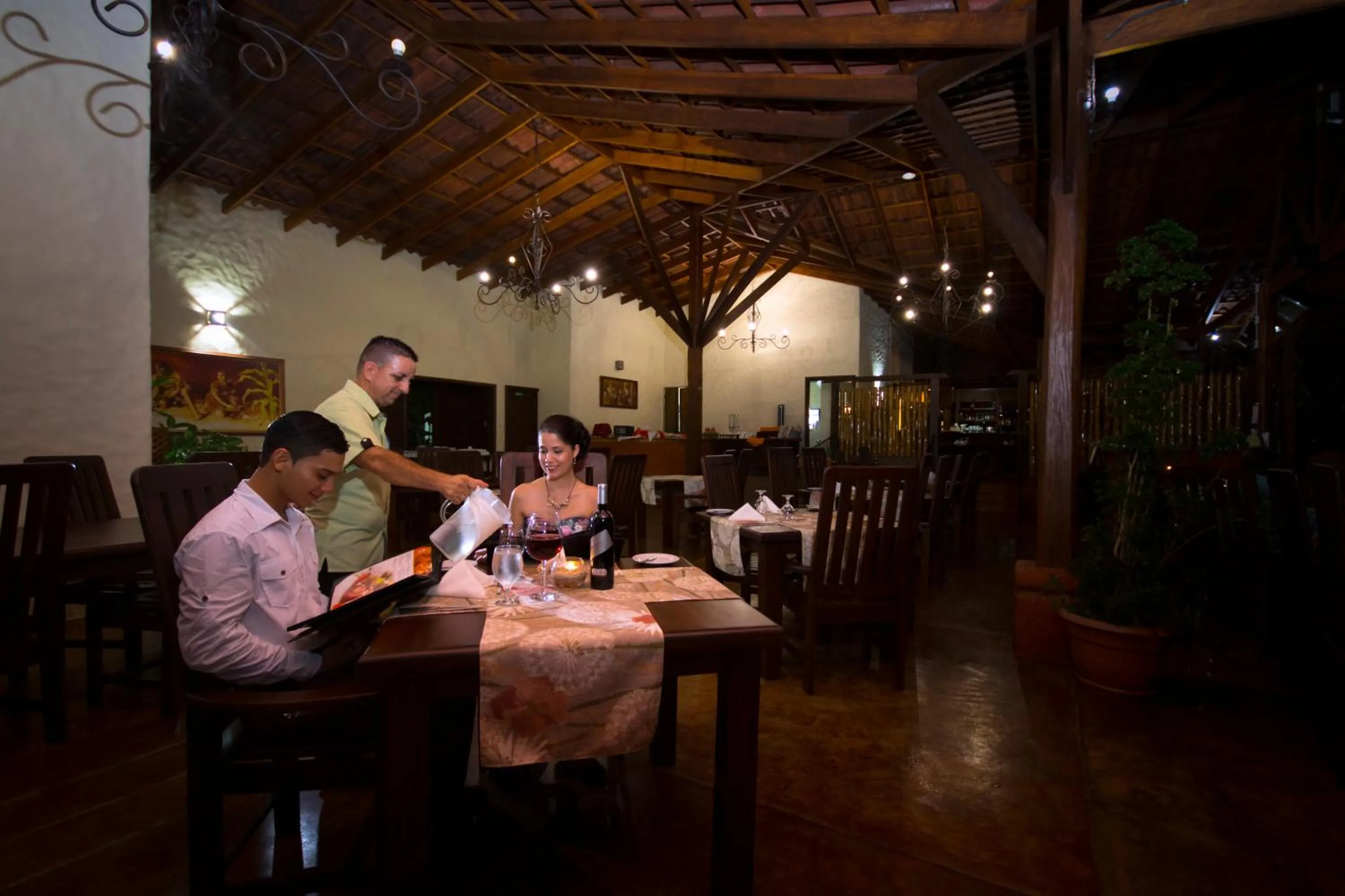 Restaurant/places to eat in Casa Luna Hotel & Spa