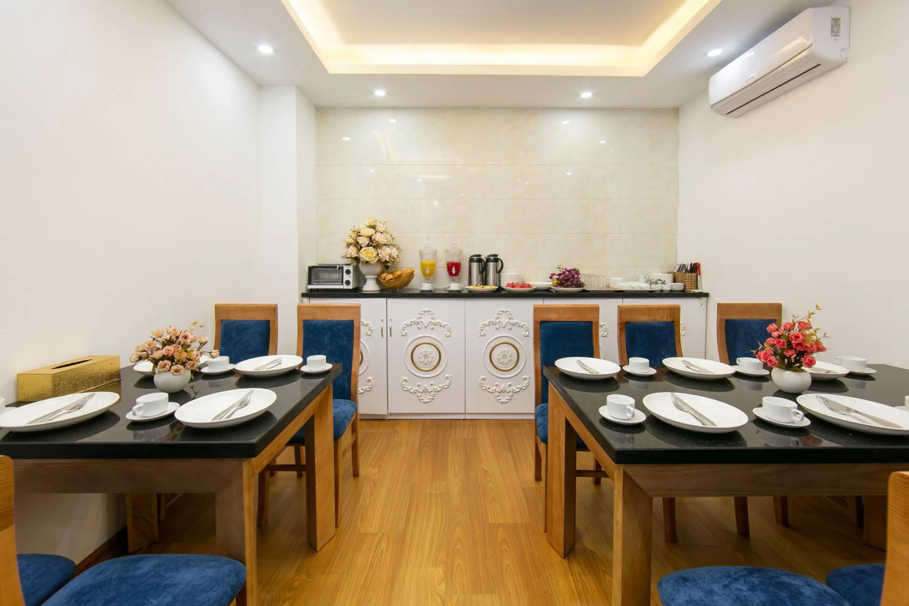 Restaurant/places to eat in Hanoi Golden Hotel