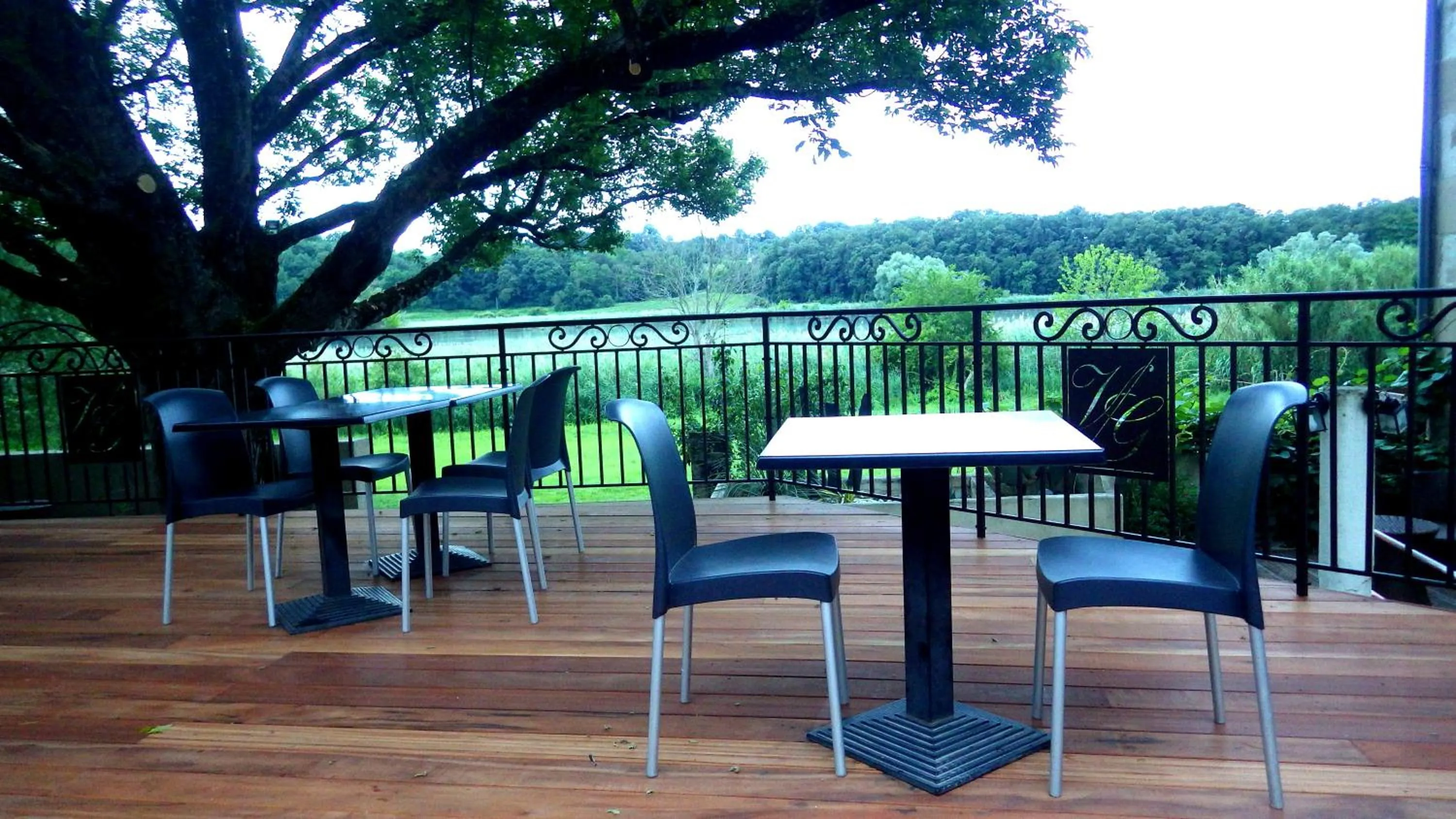 Restaurant/places to eat in Logis Hôtel Les Vieilles Granges