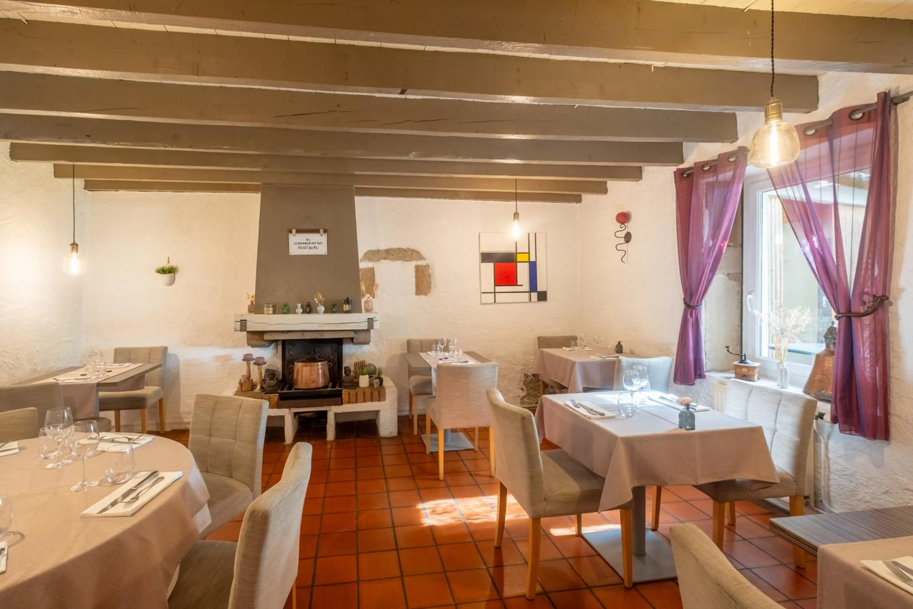 Restaurant/places to eat in Logis Hôtel Les Vieilles Granges