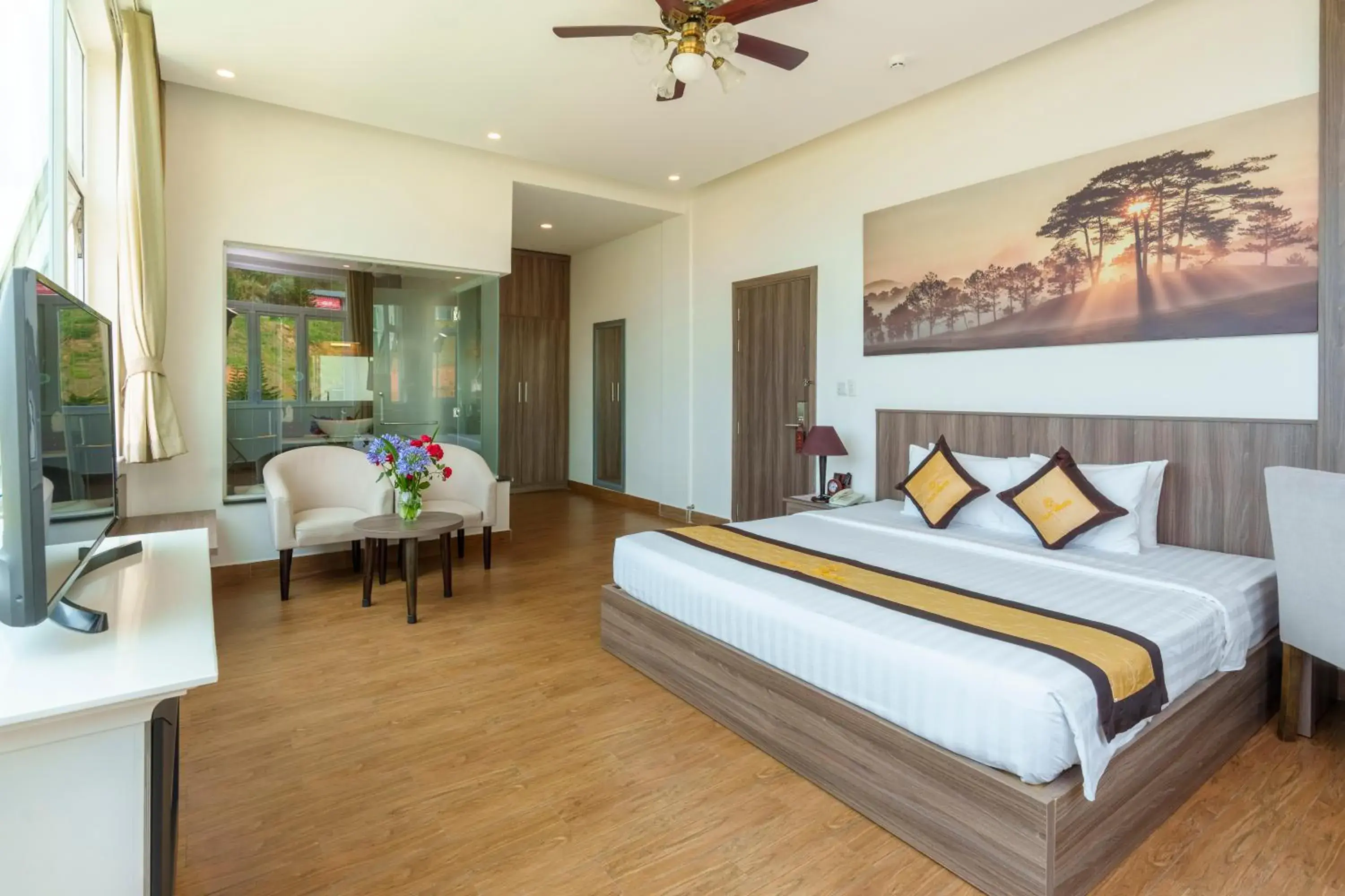 Premier Double Room with Lake View in Dalat Wonder Resort Premier Double Room with Lake View in Dalat Wonder Resort
