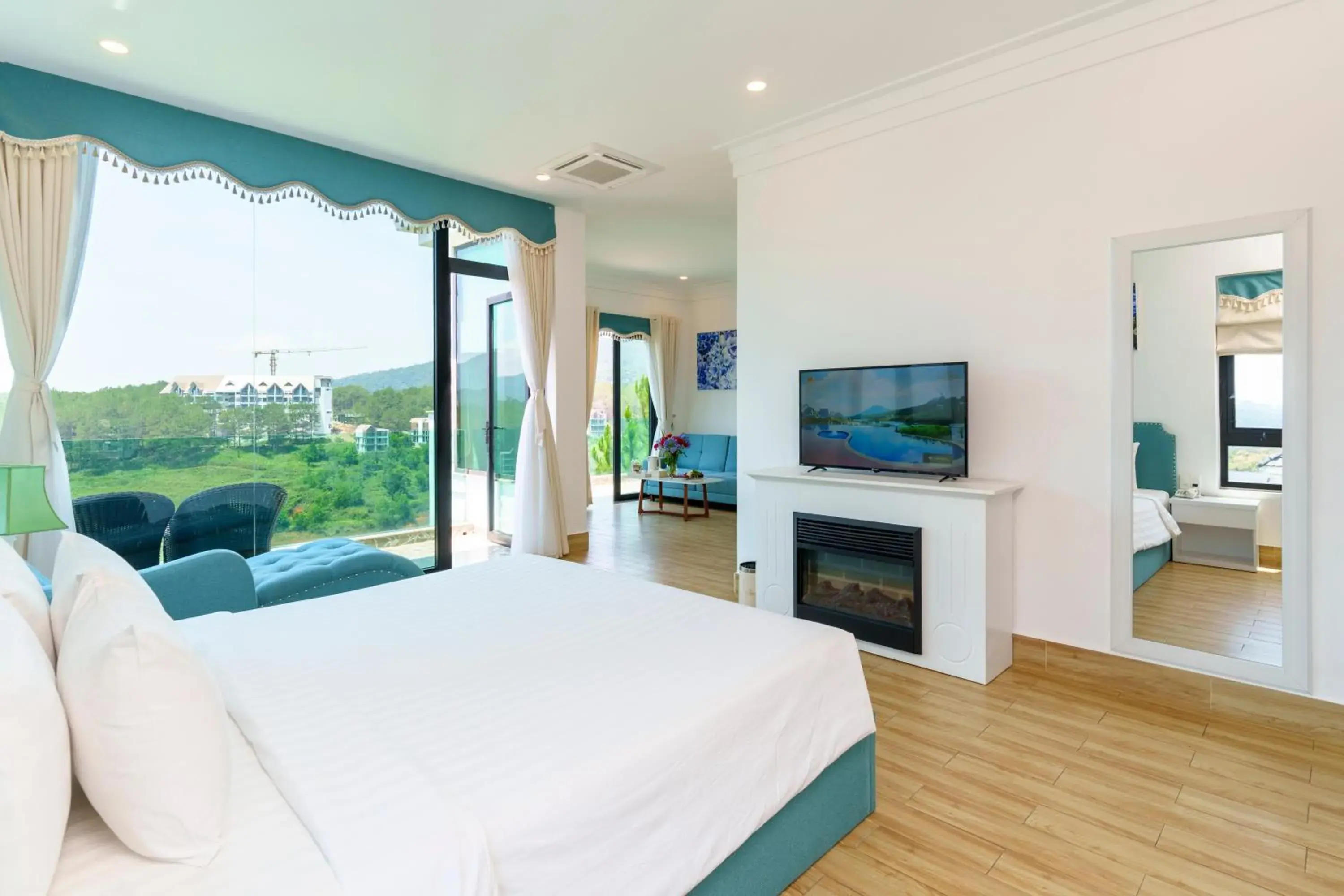 Suite with Lake View in Dalat Wonder Resort Suite with Lake View in Dalat Wonder Resort