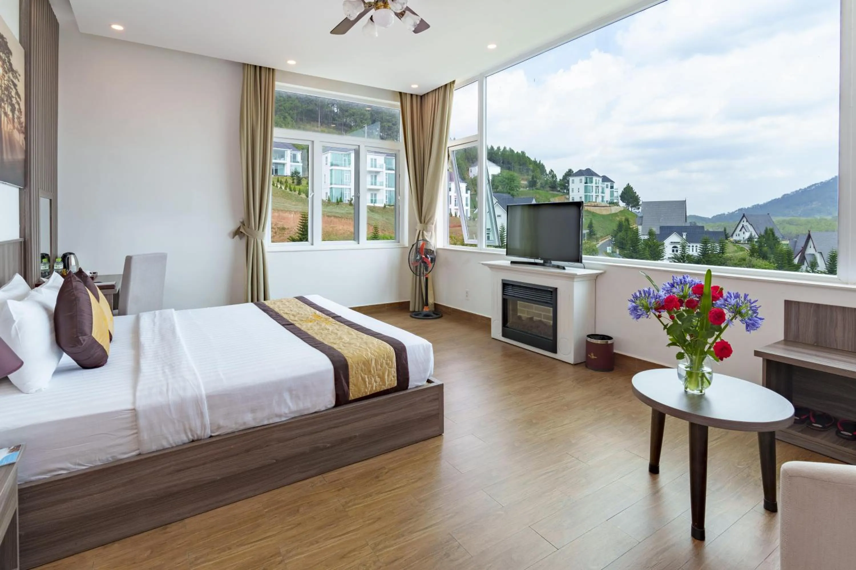 Bedroom, Bed in Dalat Wonder Resort