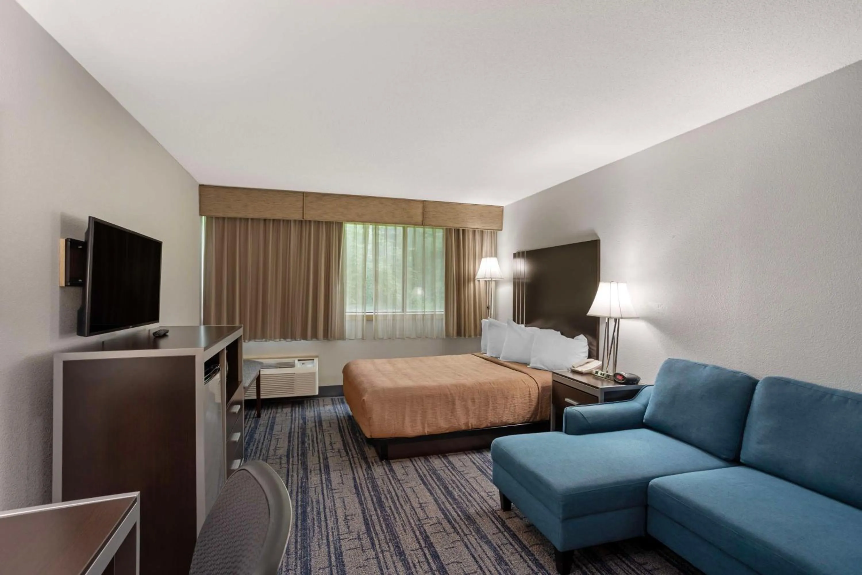 Bedroom, Bed in Best Western Plus Reading Inn & Suites