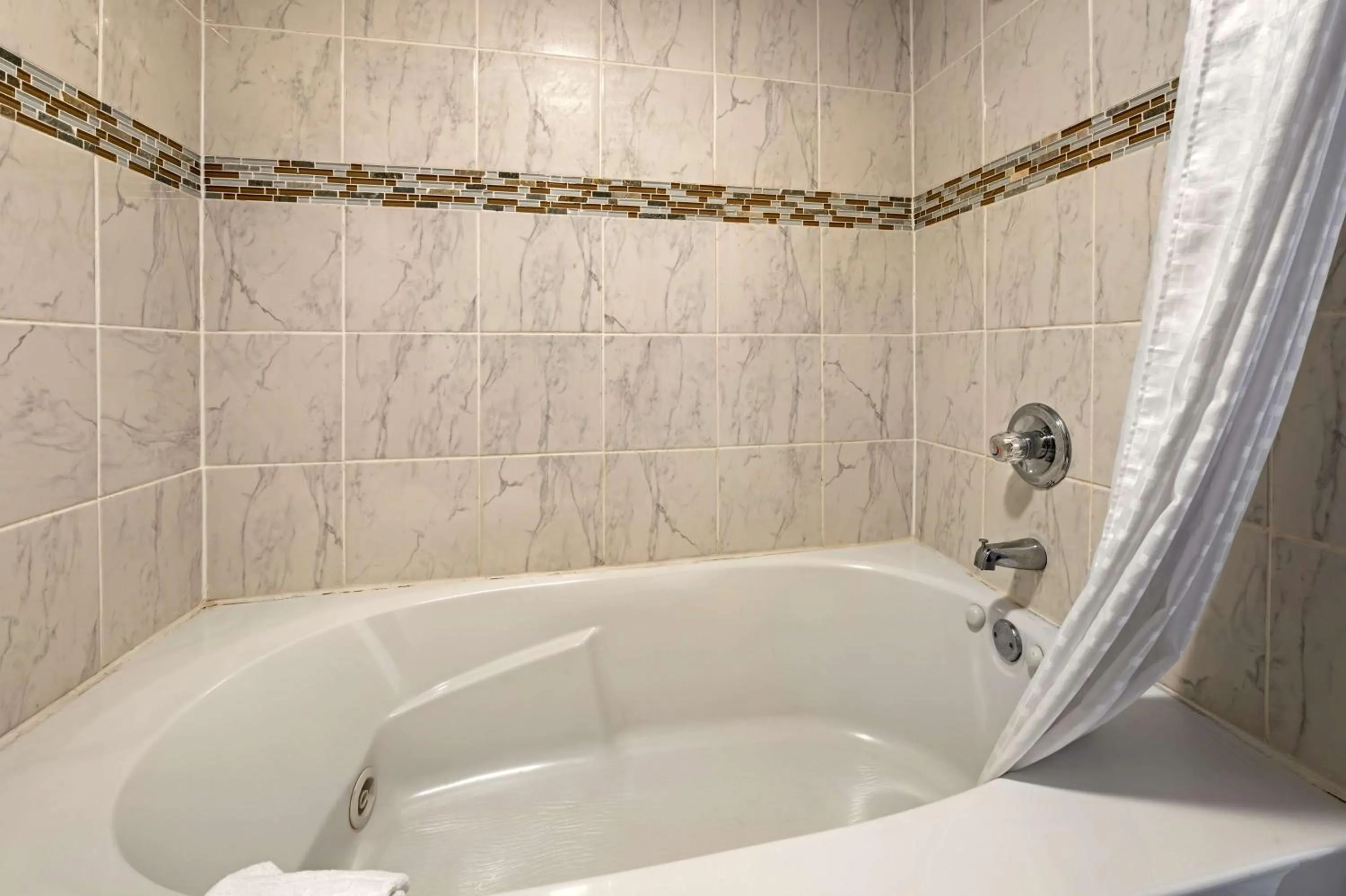 Bathroom in Best Western Edinburgh/Columbus