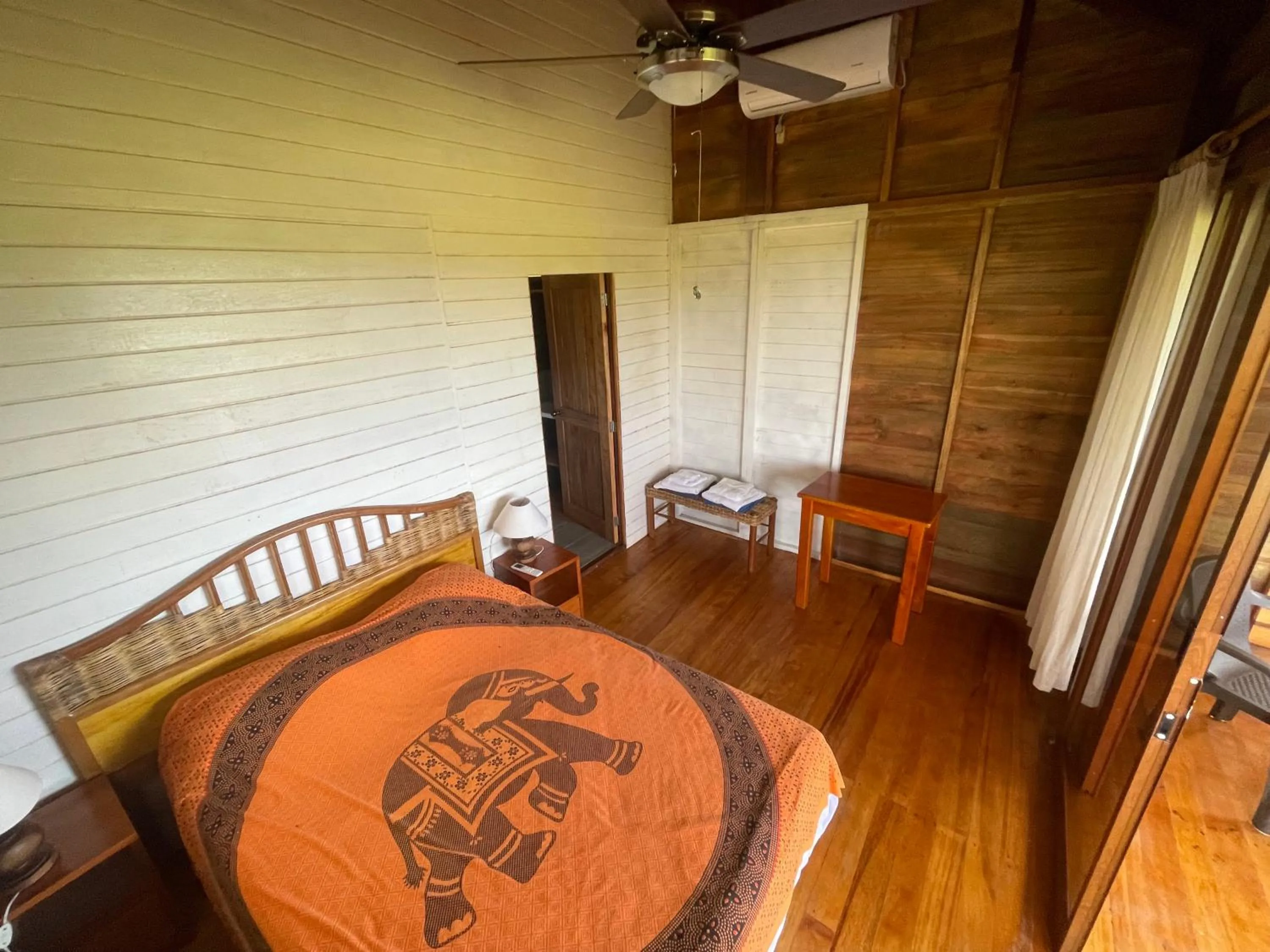 Bed in Galapagos Chalet
