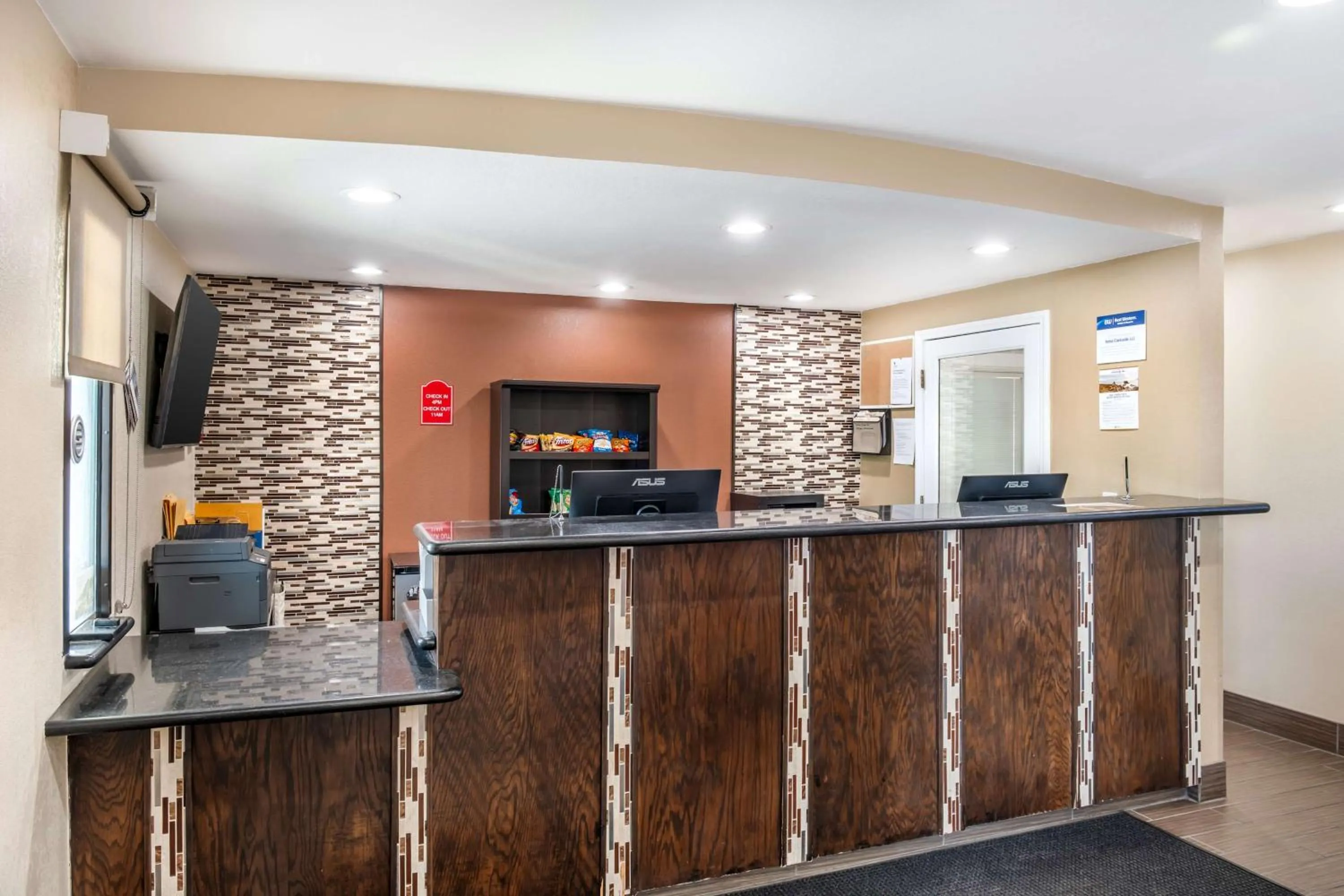 Lobby or reception in Best Western Green Tree Inn