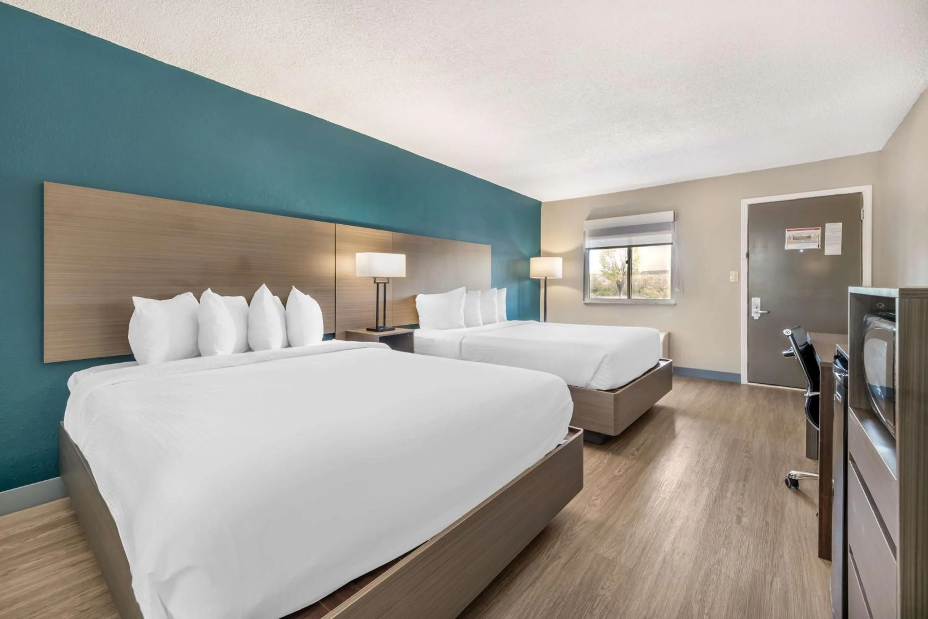 Bedroom, Bed in Best Western Green Tree Inn