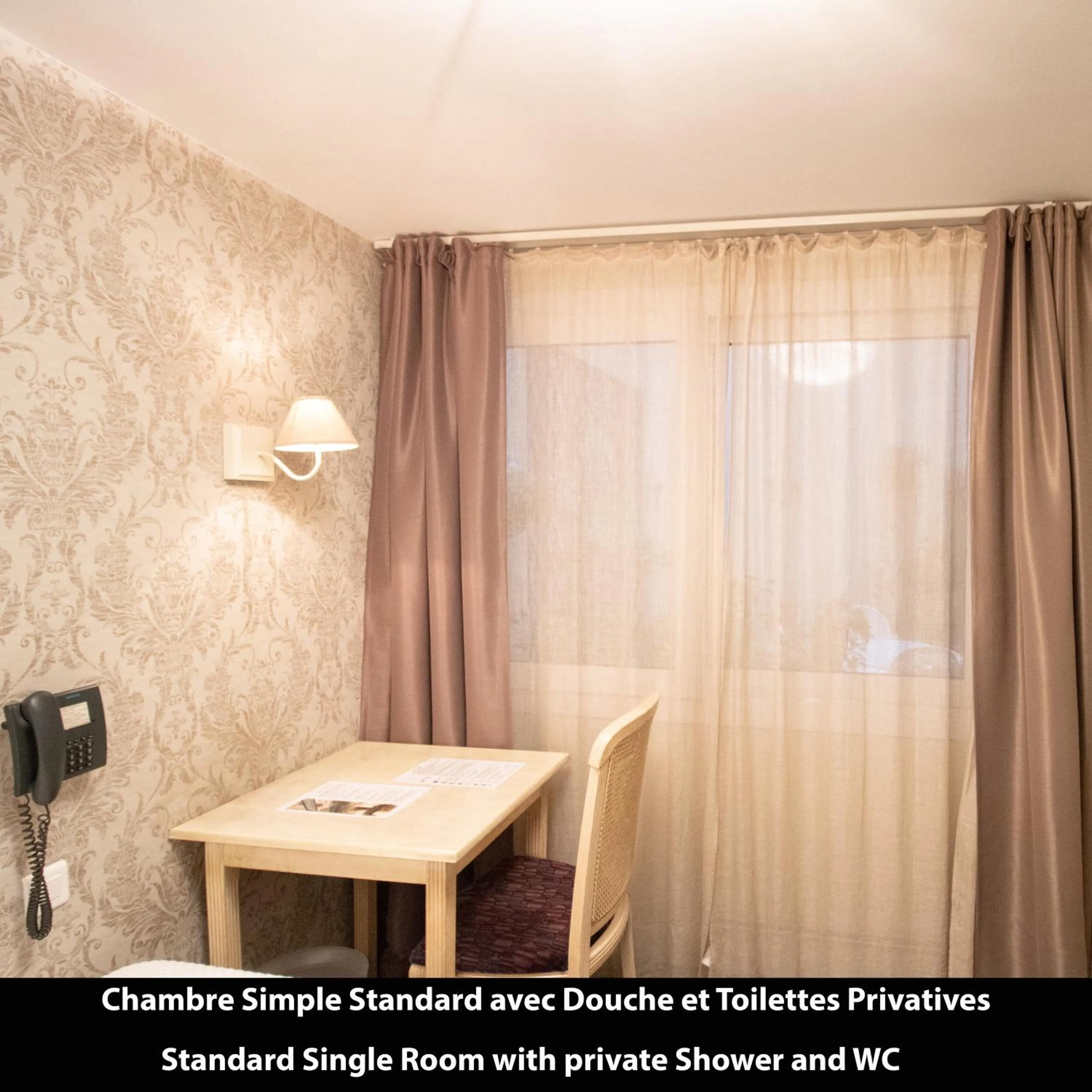 Photo of the whole room in Port Royal Hotel