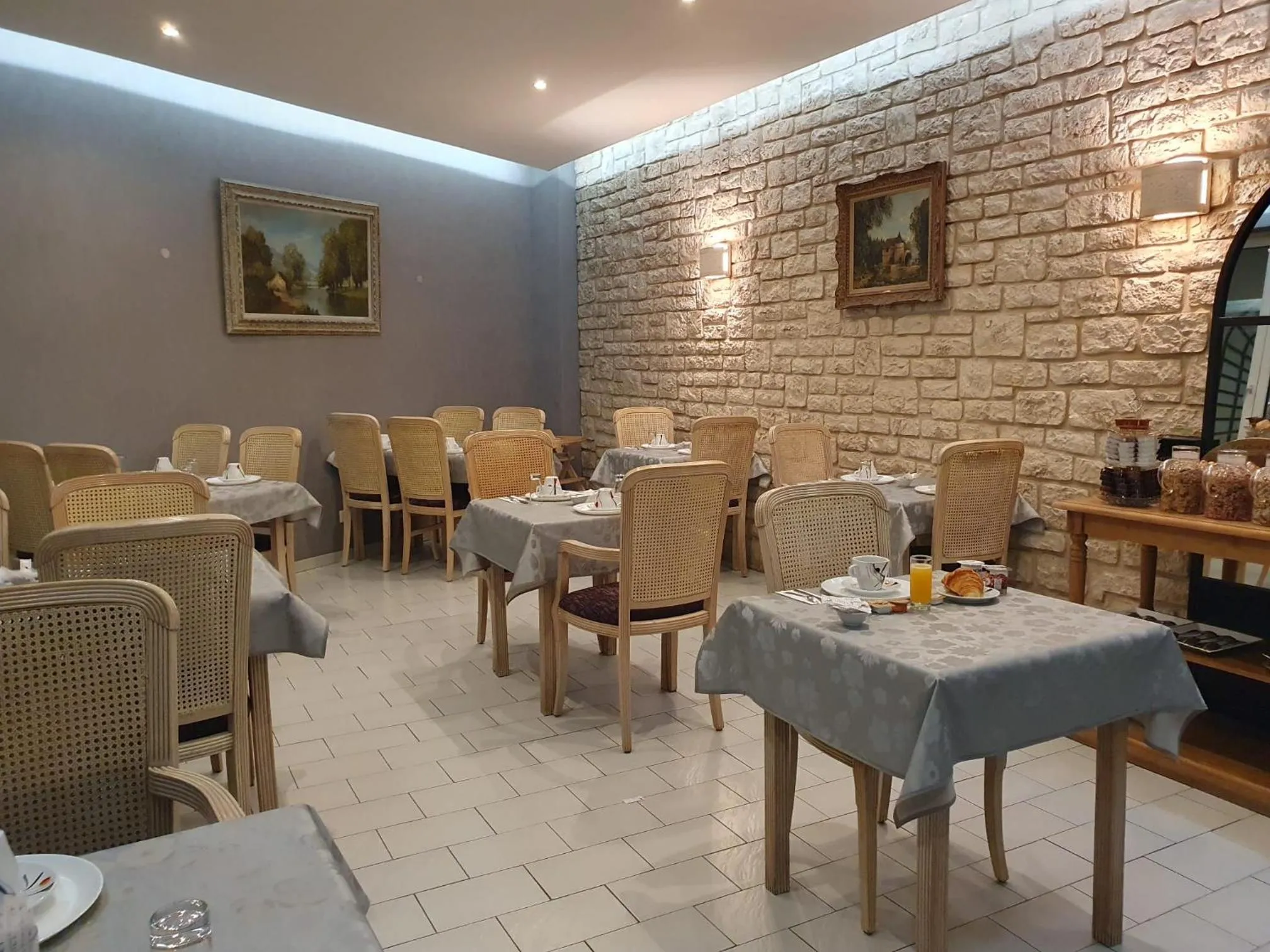 Continental breakfast in Port Royal Hotel