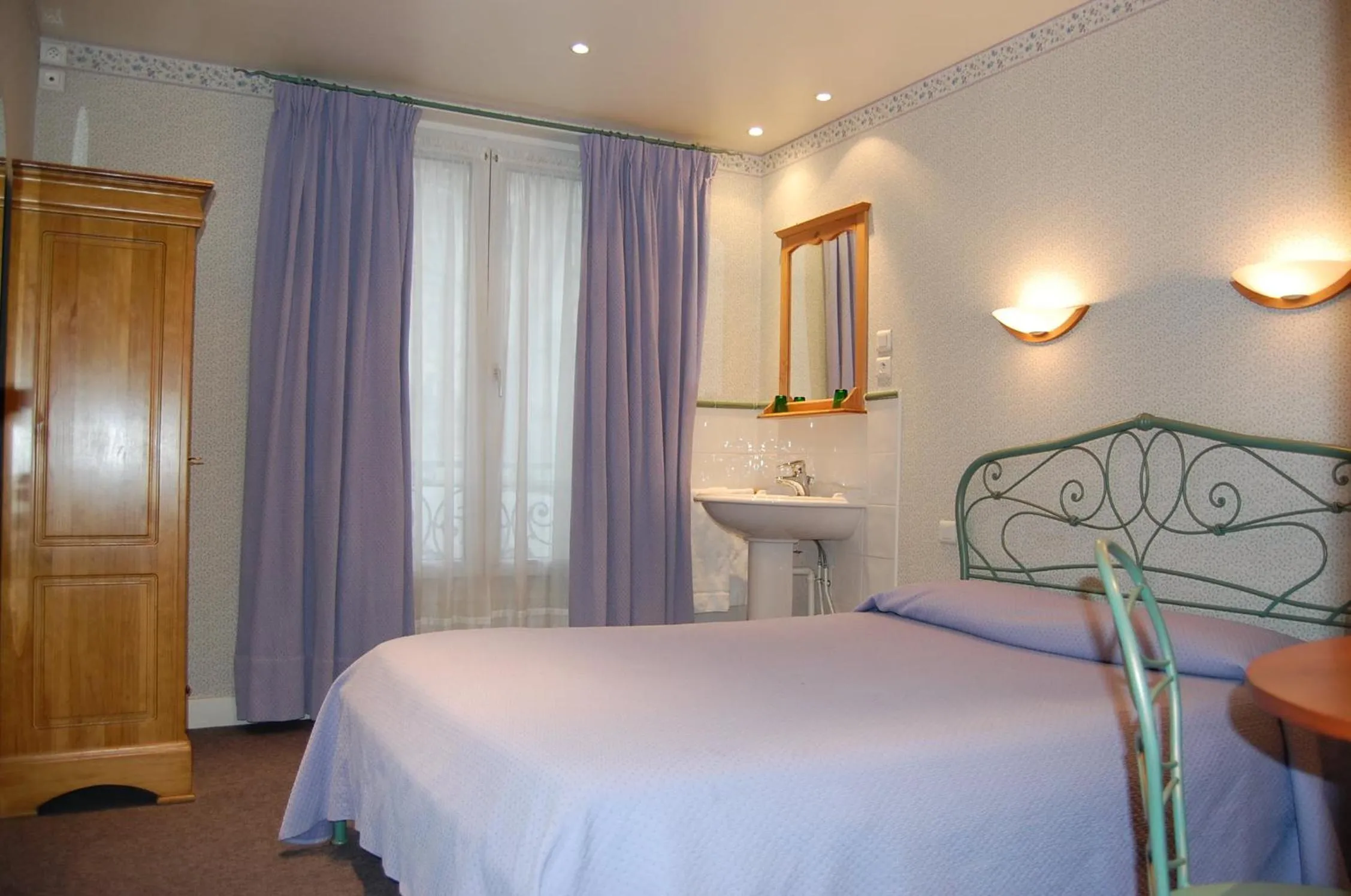 Bed in Port Royal Hotel