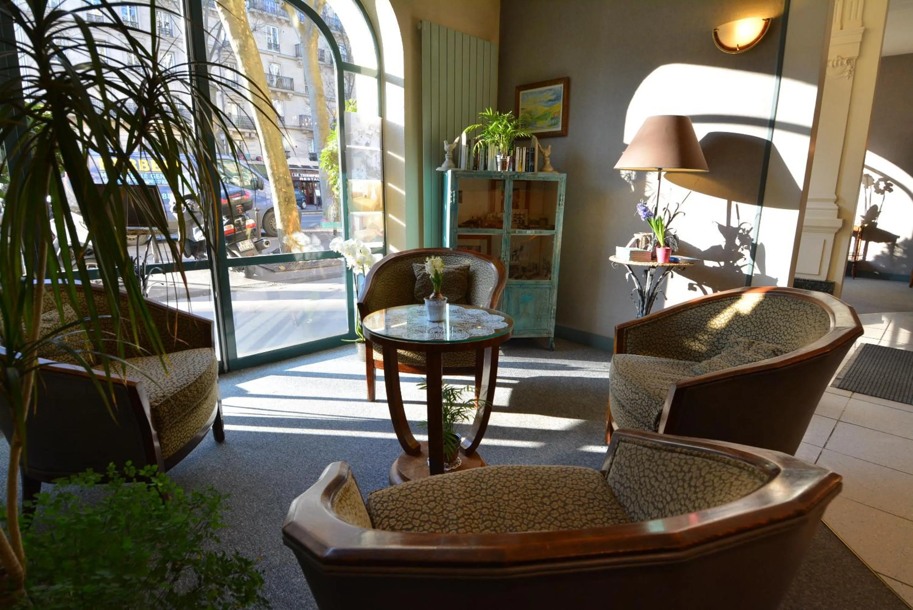 Living room in Port Royal Hotel