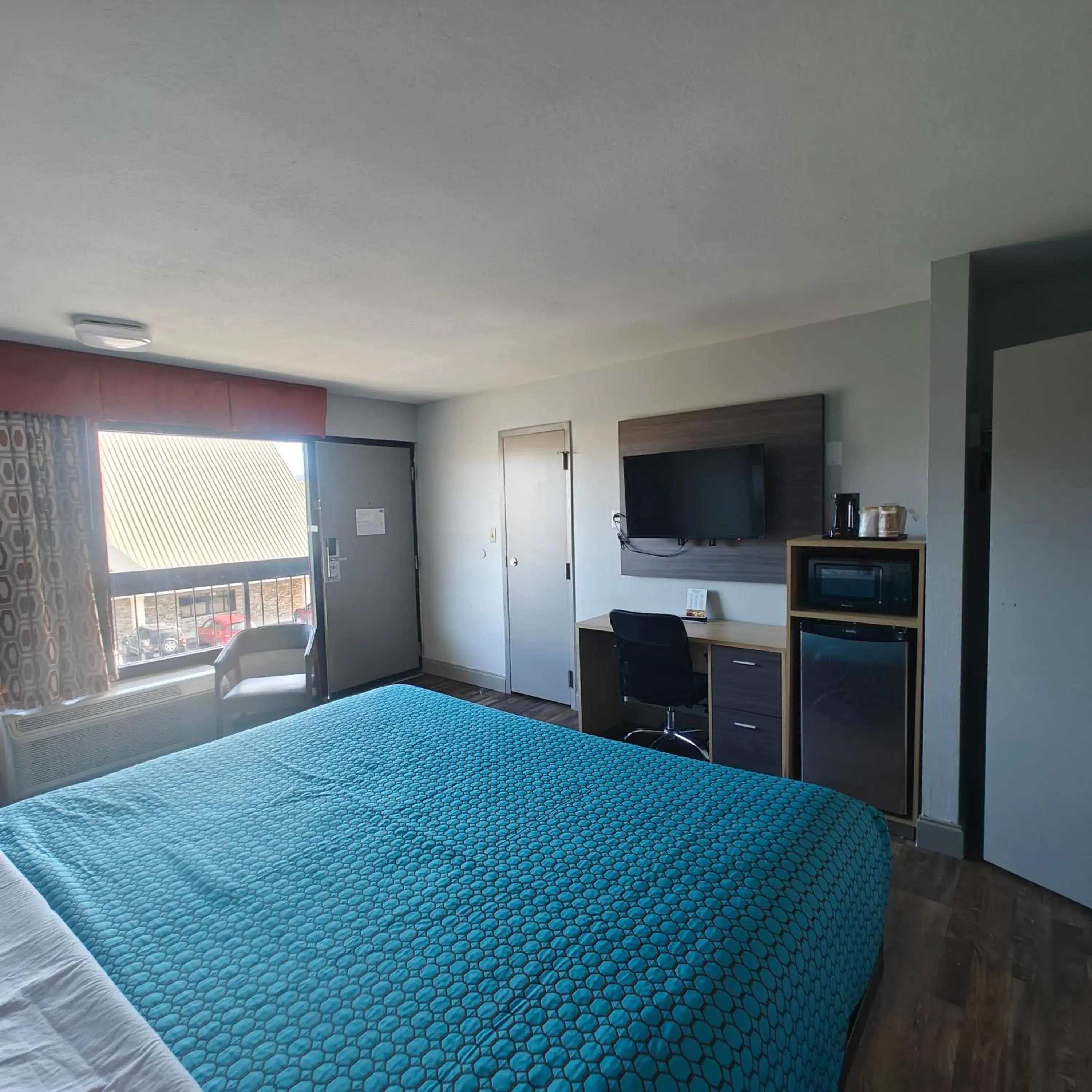 Two-Bedroom Suite in Mountain Vista Inn & Suites - Walking Distance to the Island Two-Bedroom Suite in Mountain Vista Inn & Suites - Walking Distance to the Island