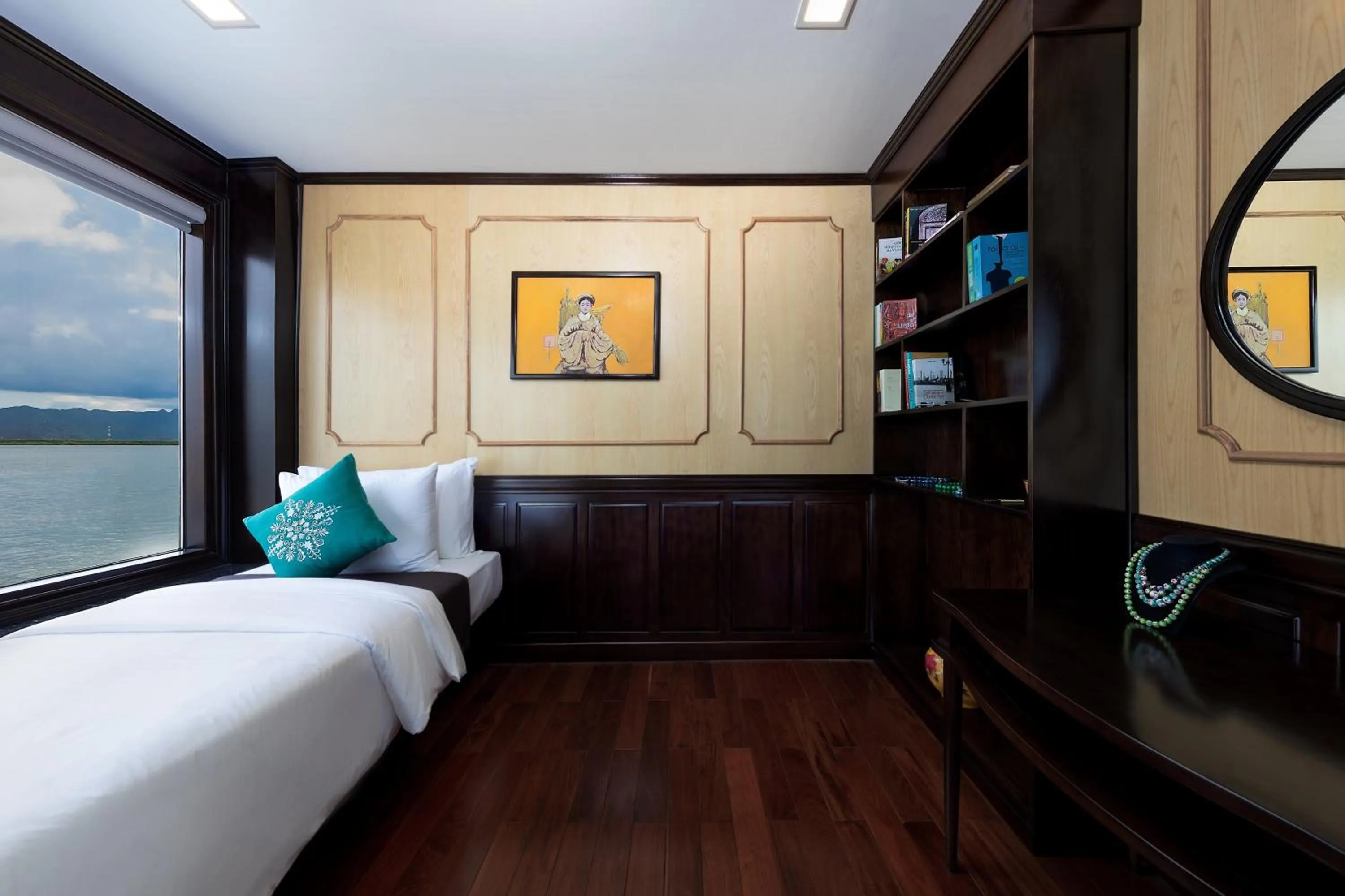 hair dresser, Bed in La Regina Legend Cruise