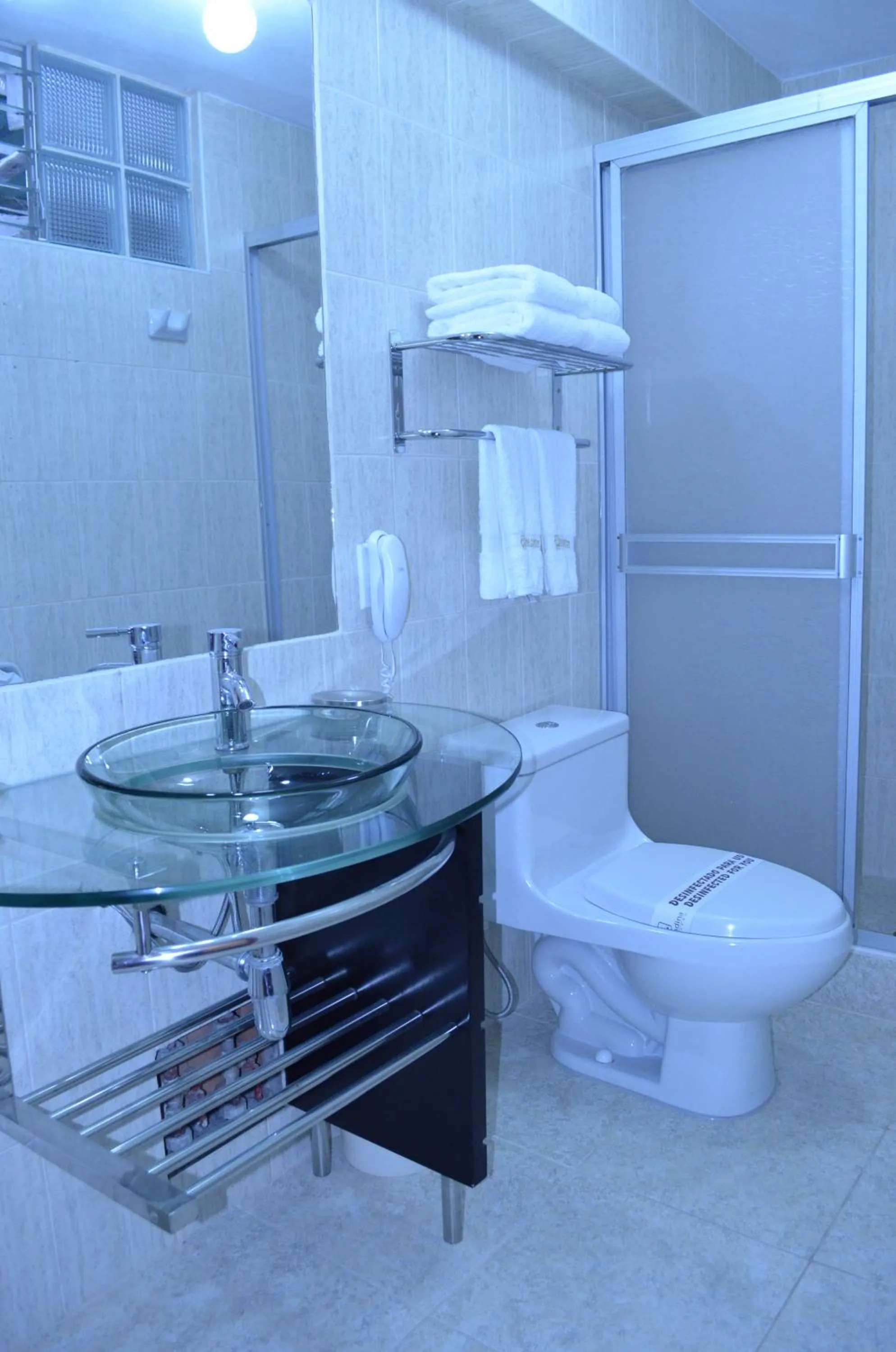 Shower in Viandina Machupicchu