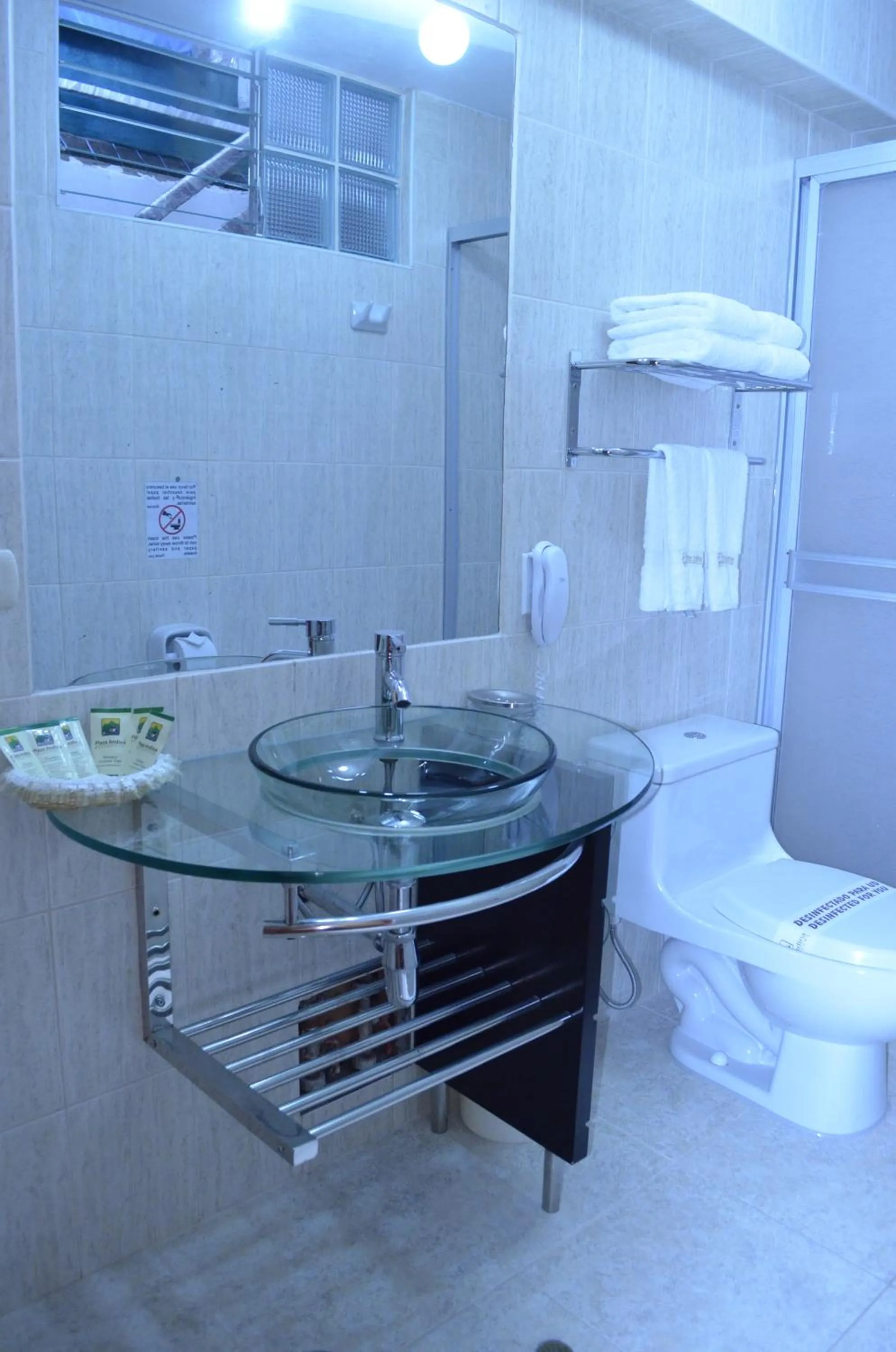 Shower in Viandina Machupicchu