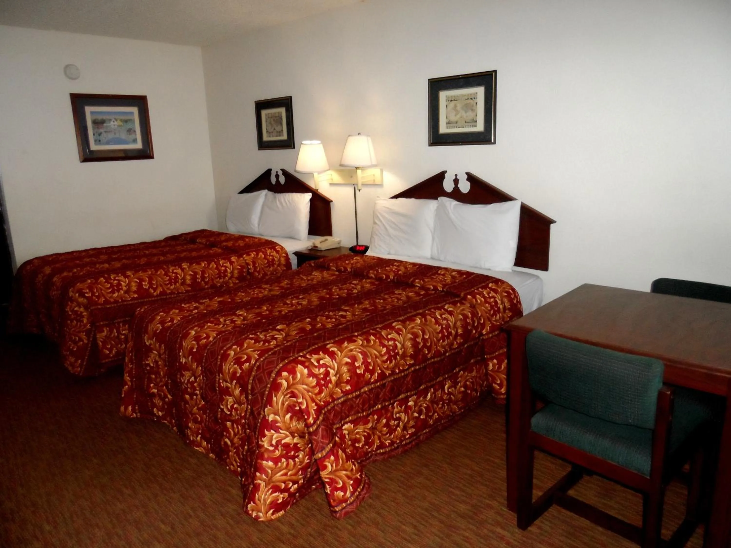 Bed in Budgetel Inn Houston/Nasa