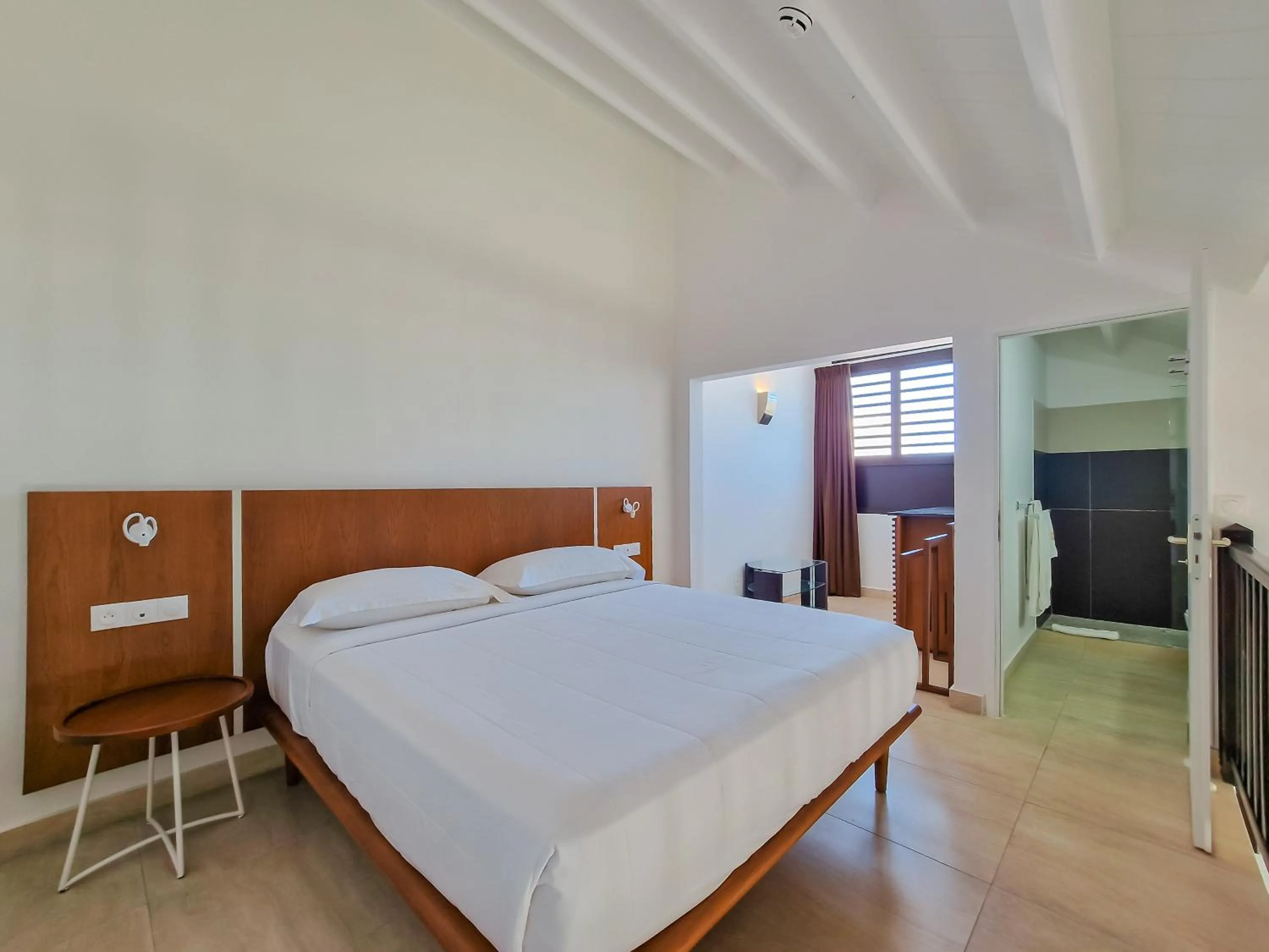 Bathroom, Bed in Hommage Hotel & Residences