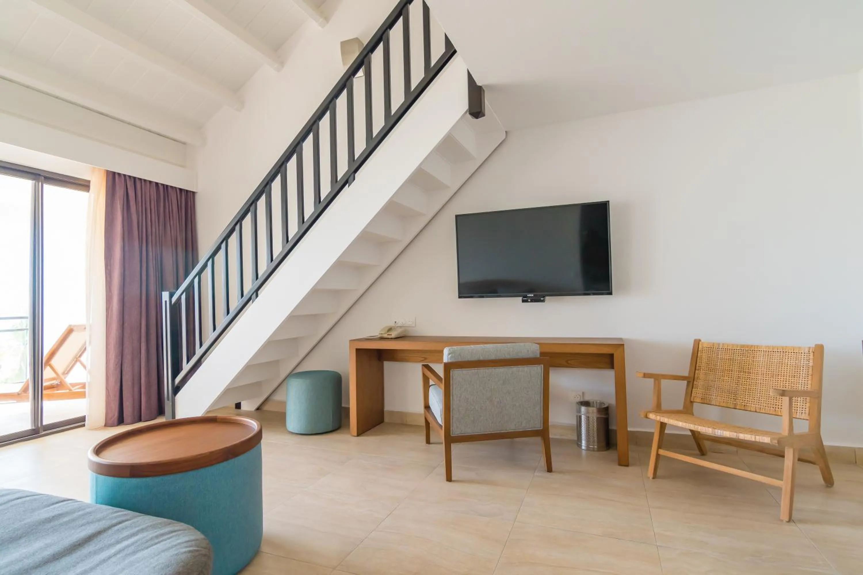 TV and multimedia in Hommage Hotel & Residences