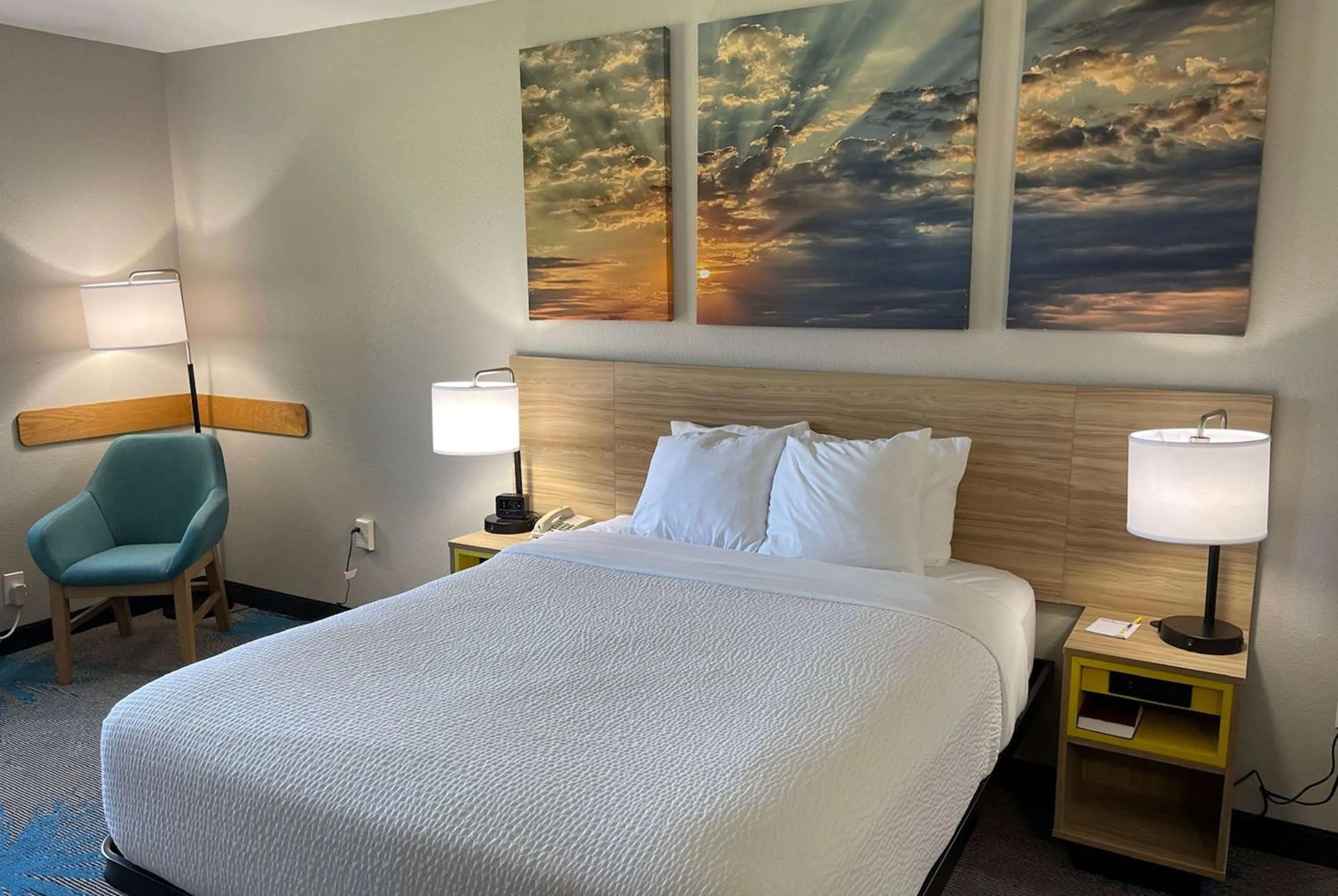 Photo of the whole room, Bed in Days Inn by Wyndham Imlay City