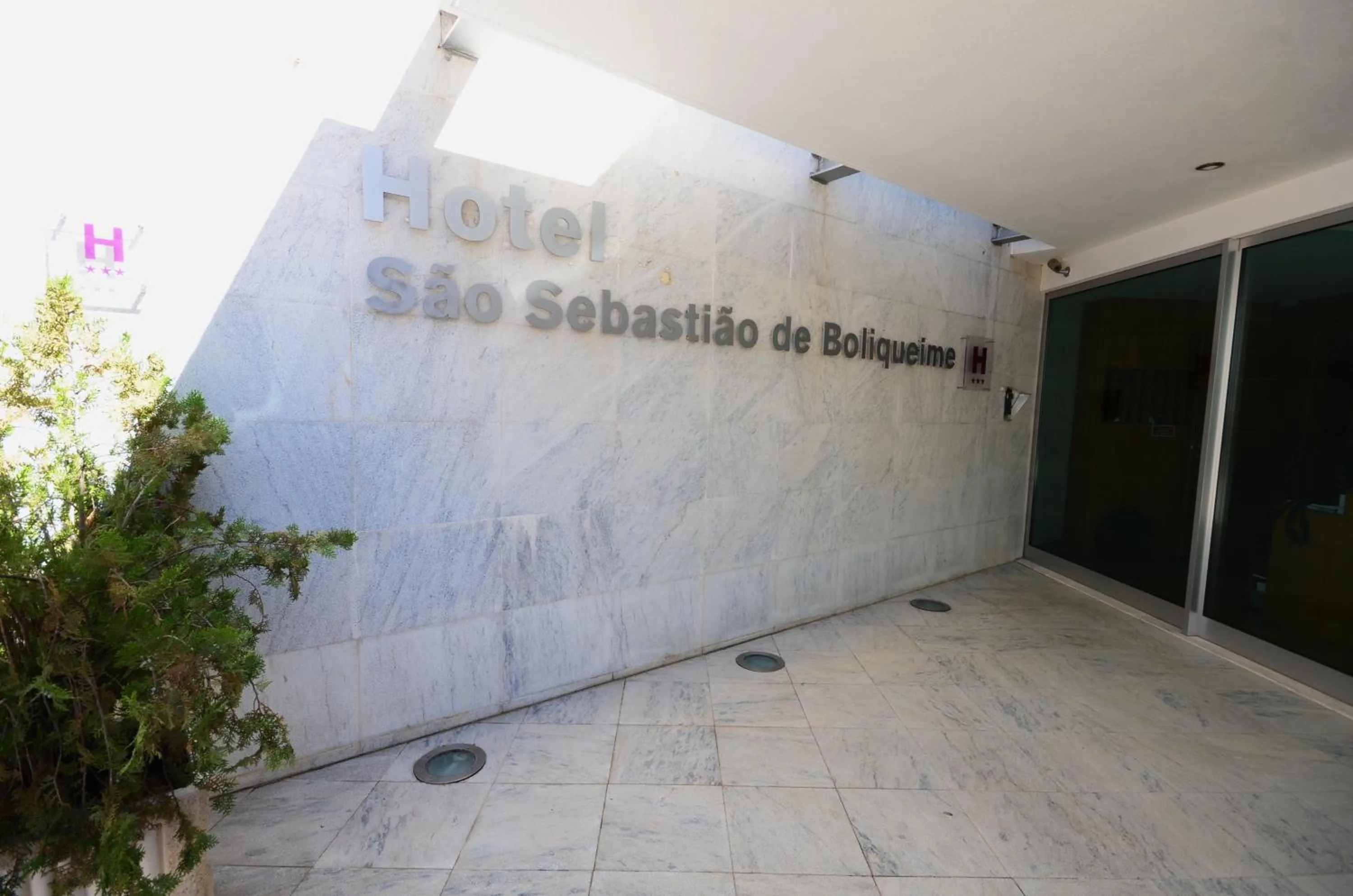 Facade/entrance in Hotel Sao Sebastiao de Boliqueime