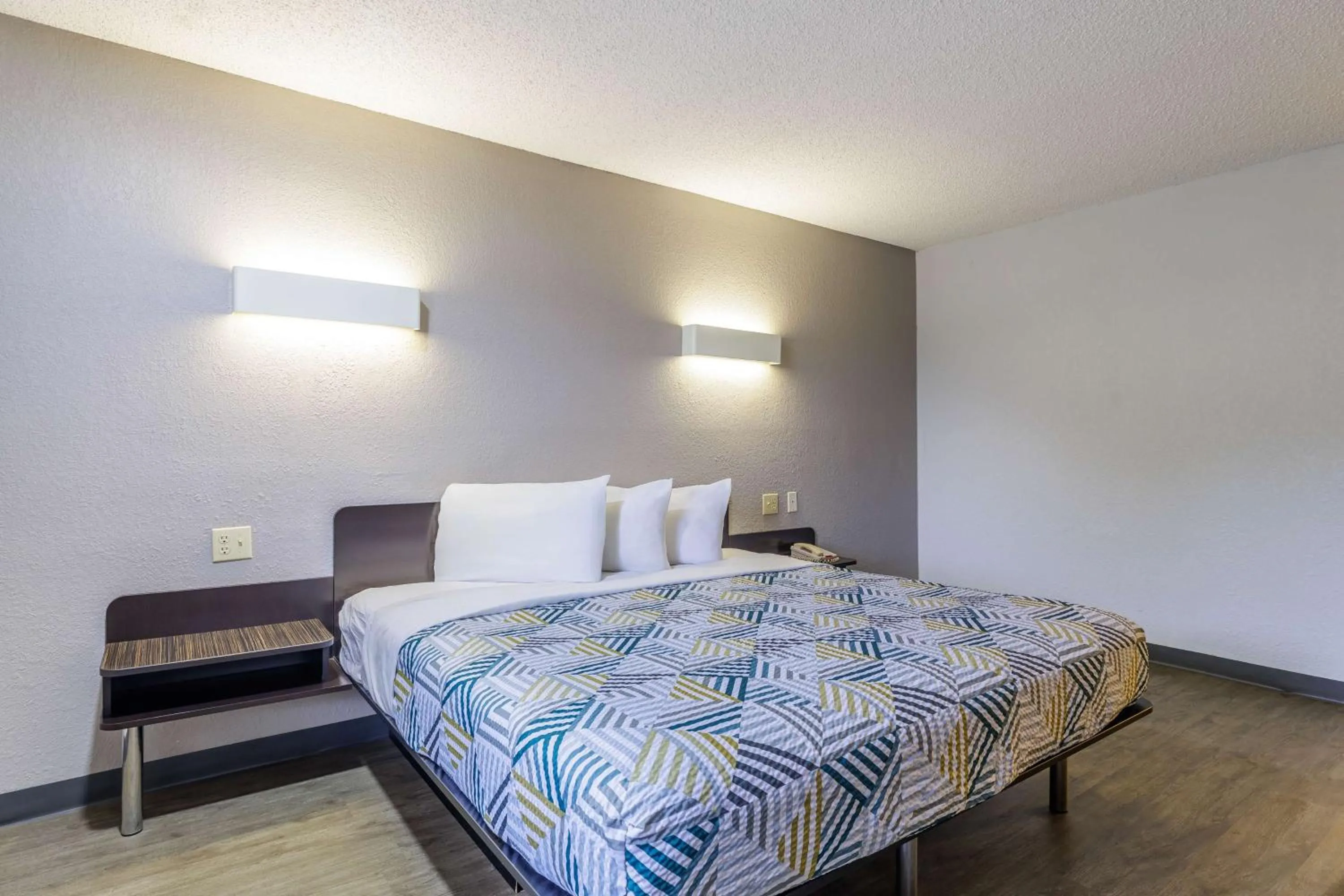 Bedroom, Bed in Motel 6 Boerne TX