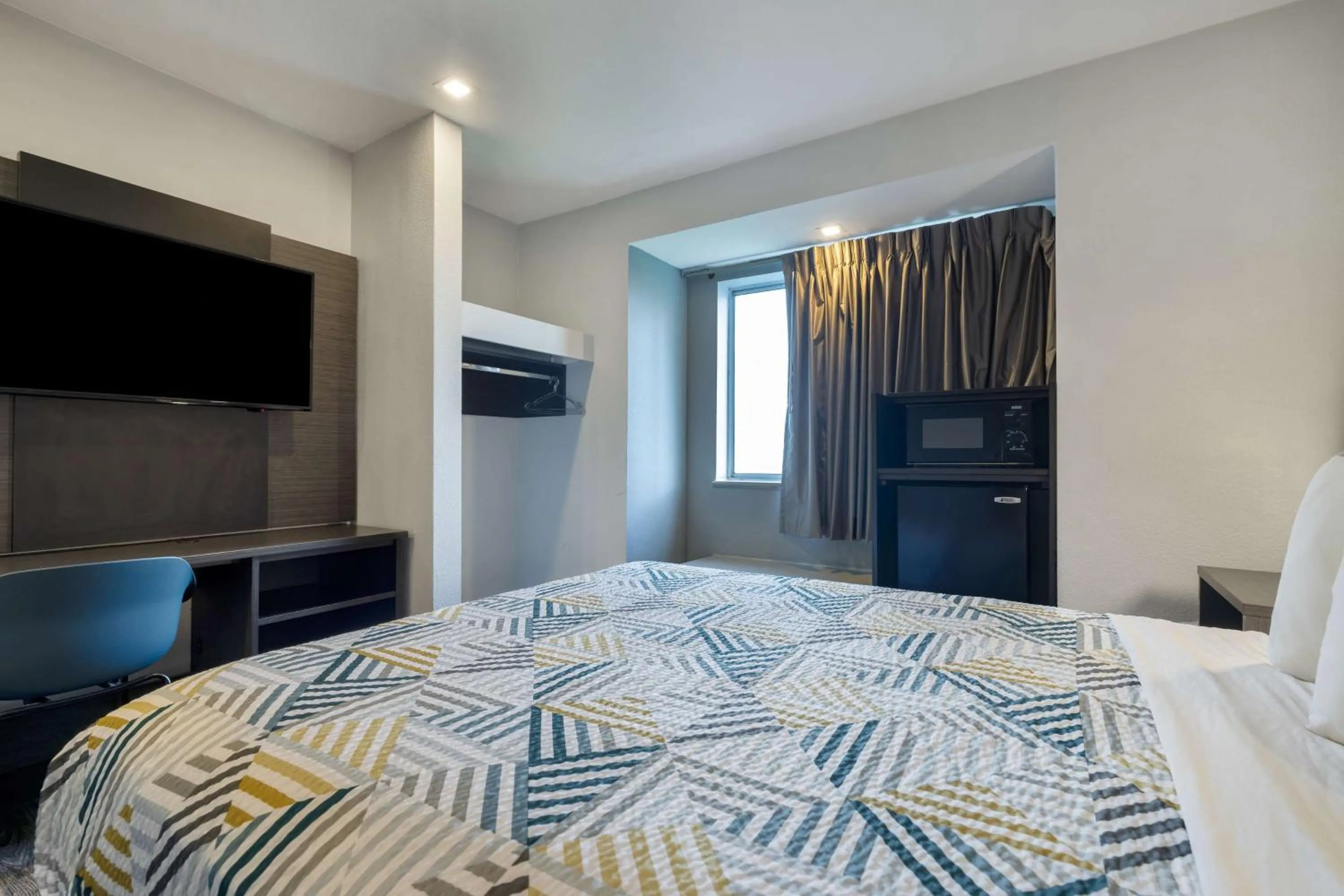 Other, Bed in Motel 6-McAllen, TX - East