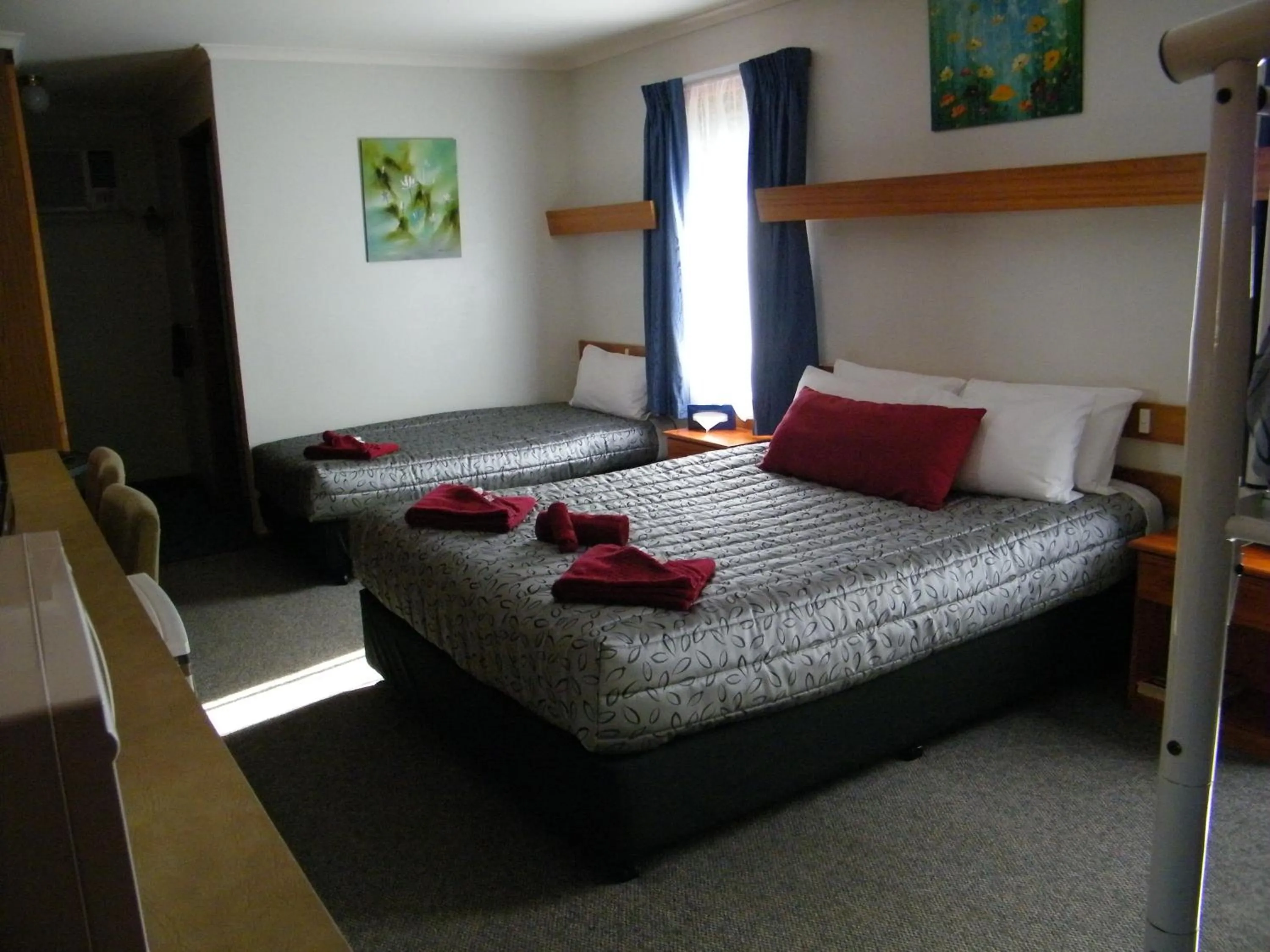 Photo of the whole room, Bed in Old Coach Motor Inn Echuca