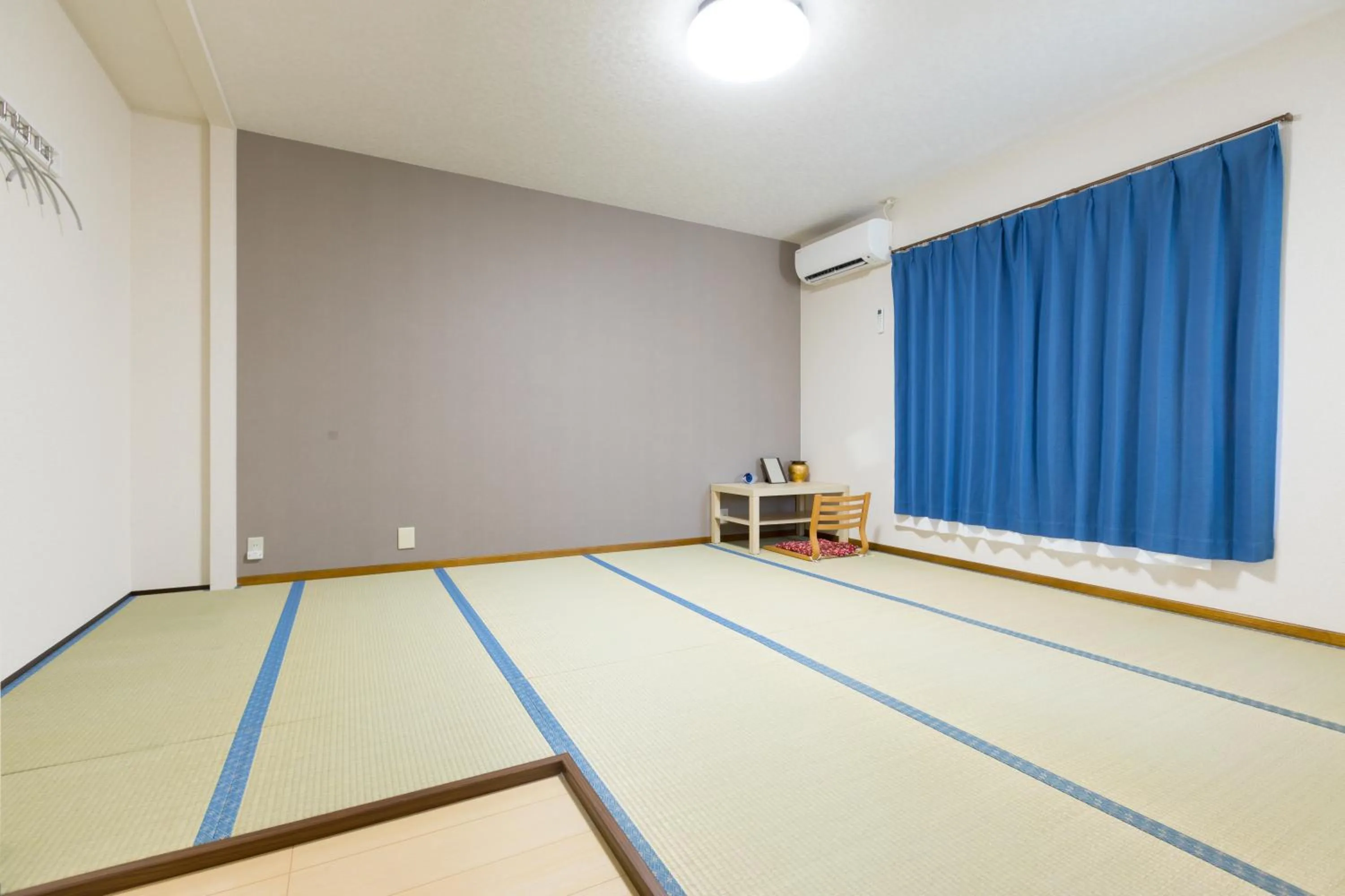 Bed in PLUS 9 Station INN