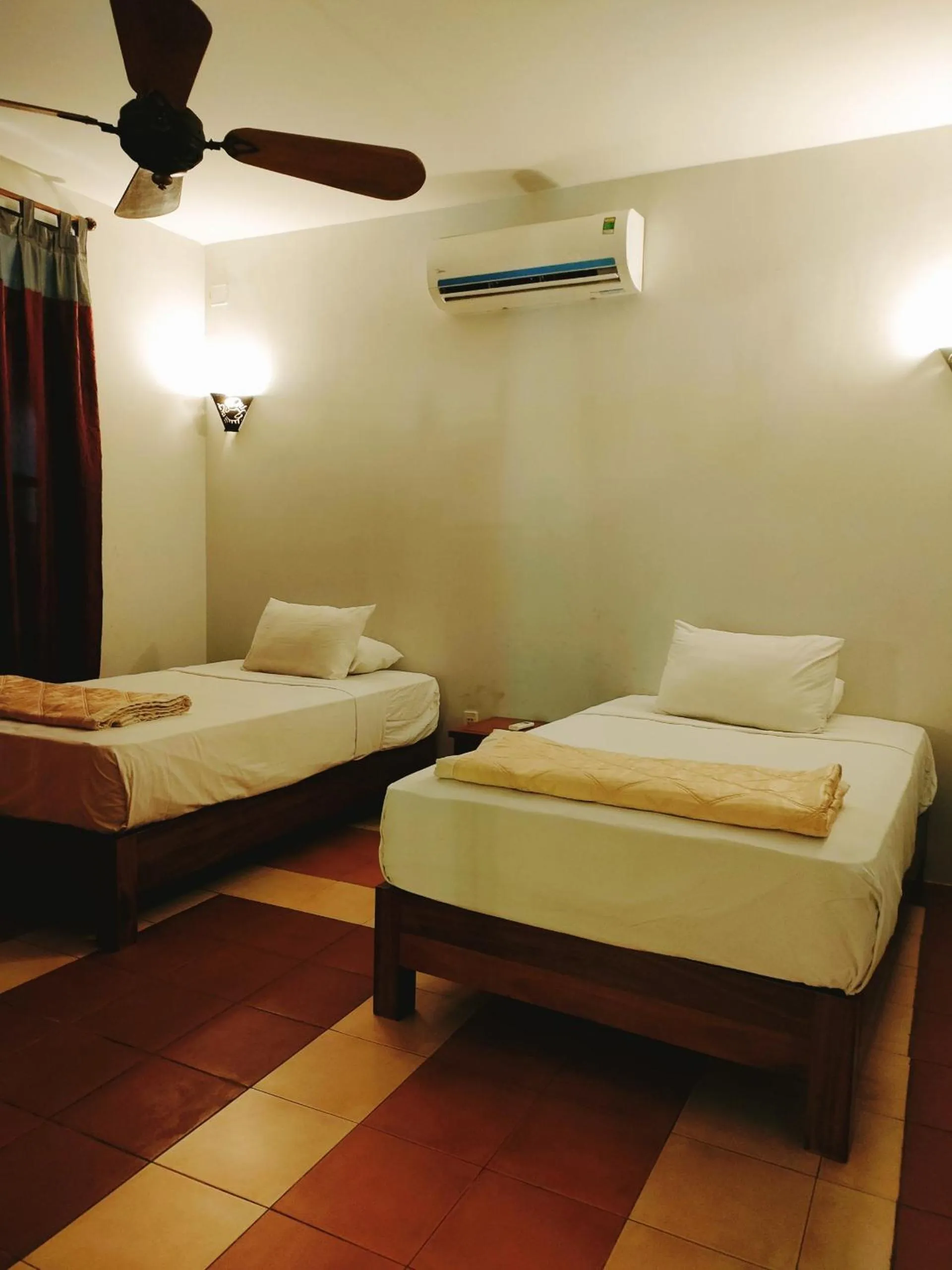 Bedroom, Bed in Full Moon Beach Resort