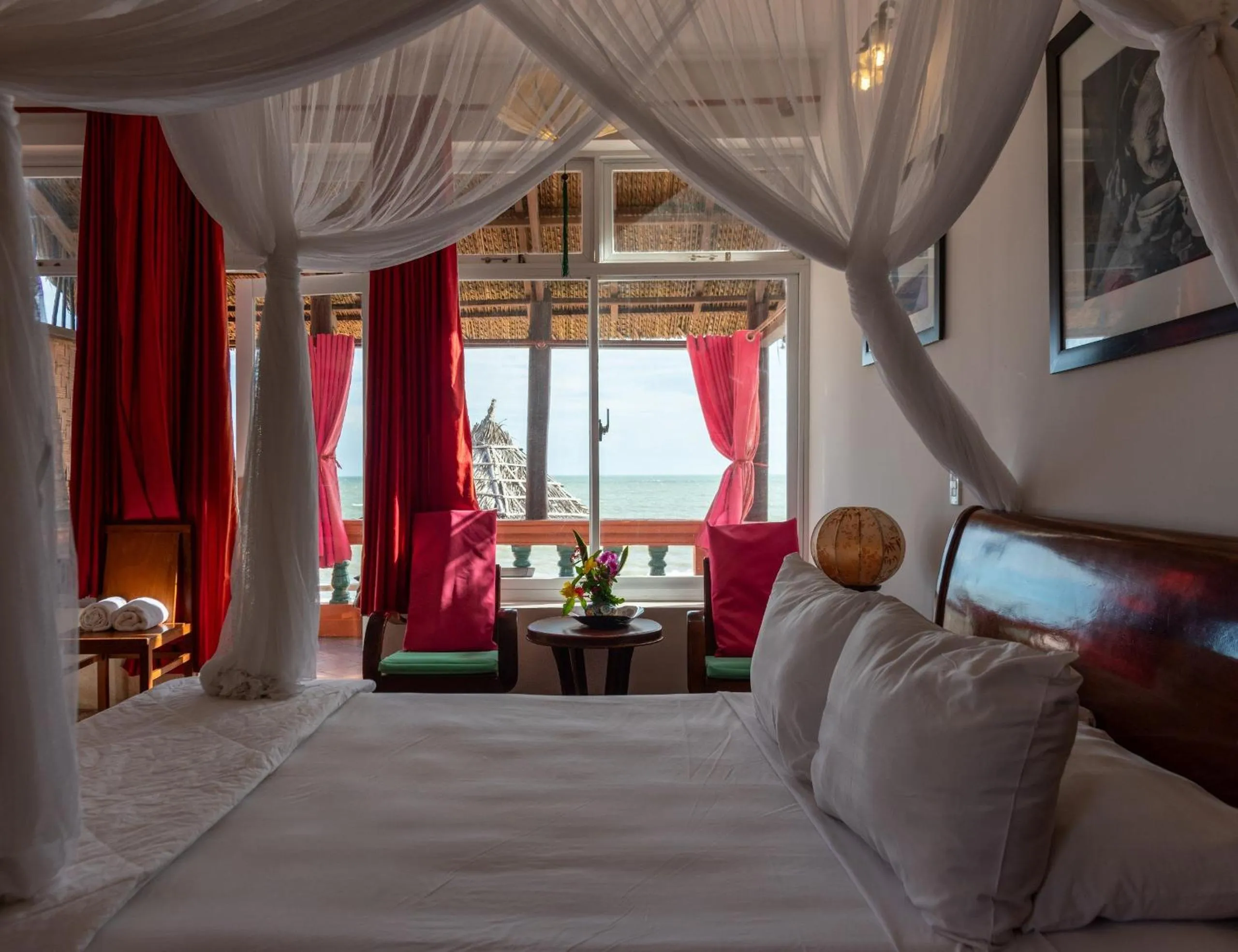 Bedroom, Bed in Full Moon Beach Resort