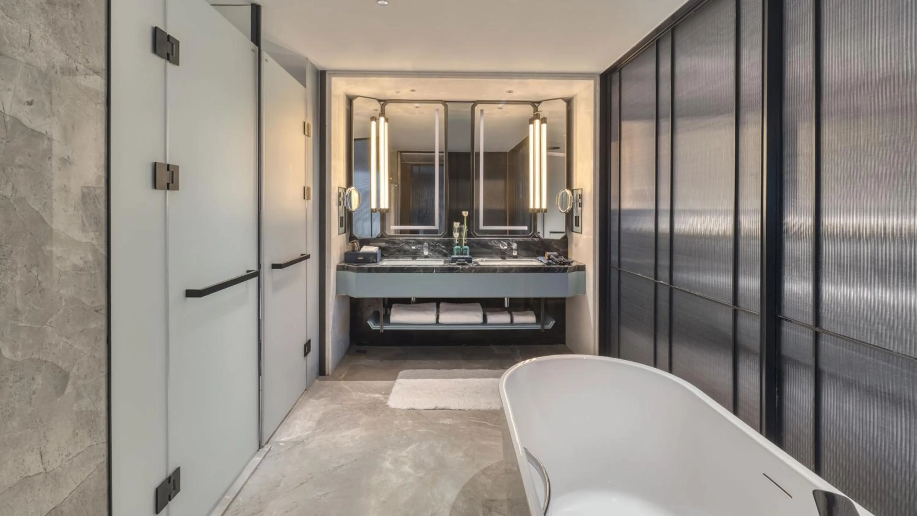 Photo of the whole room in Crowne Plaza Rugao