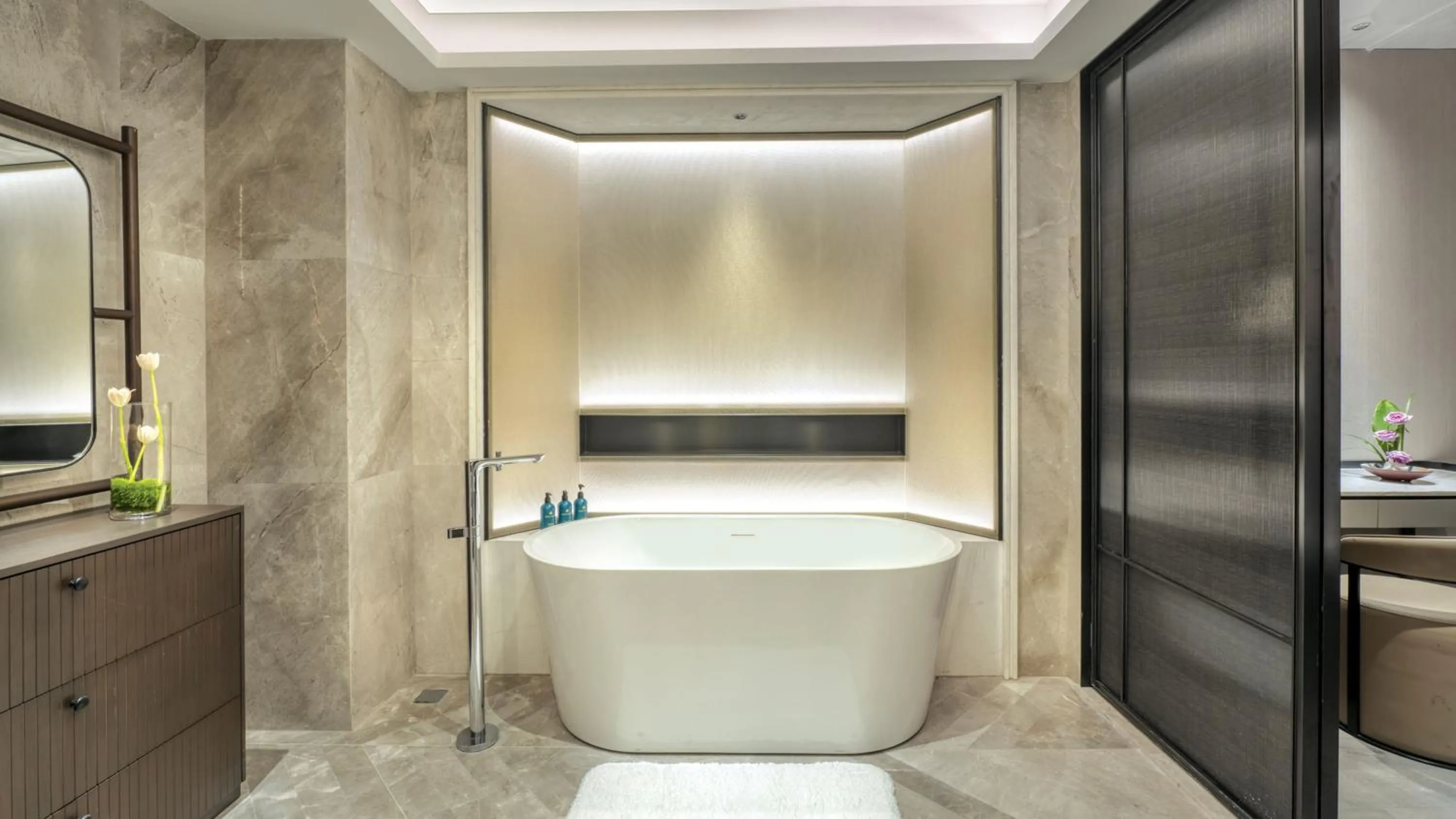 Photo of the whole room in Crowne Plaza Rugao