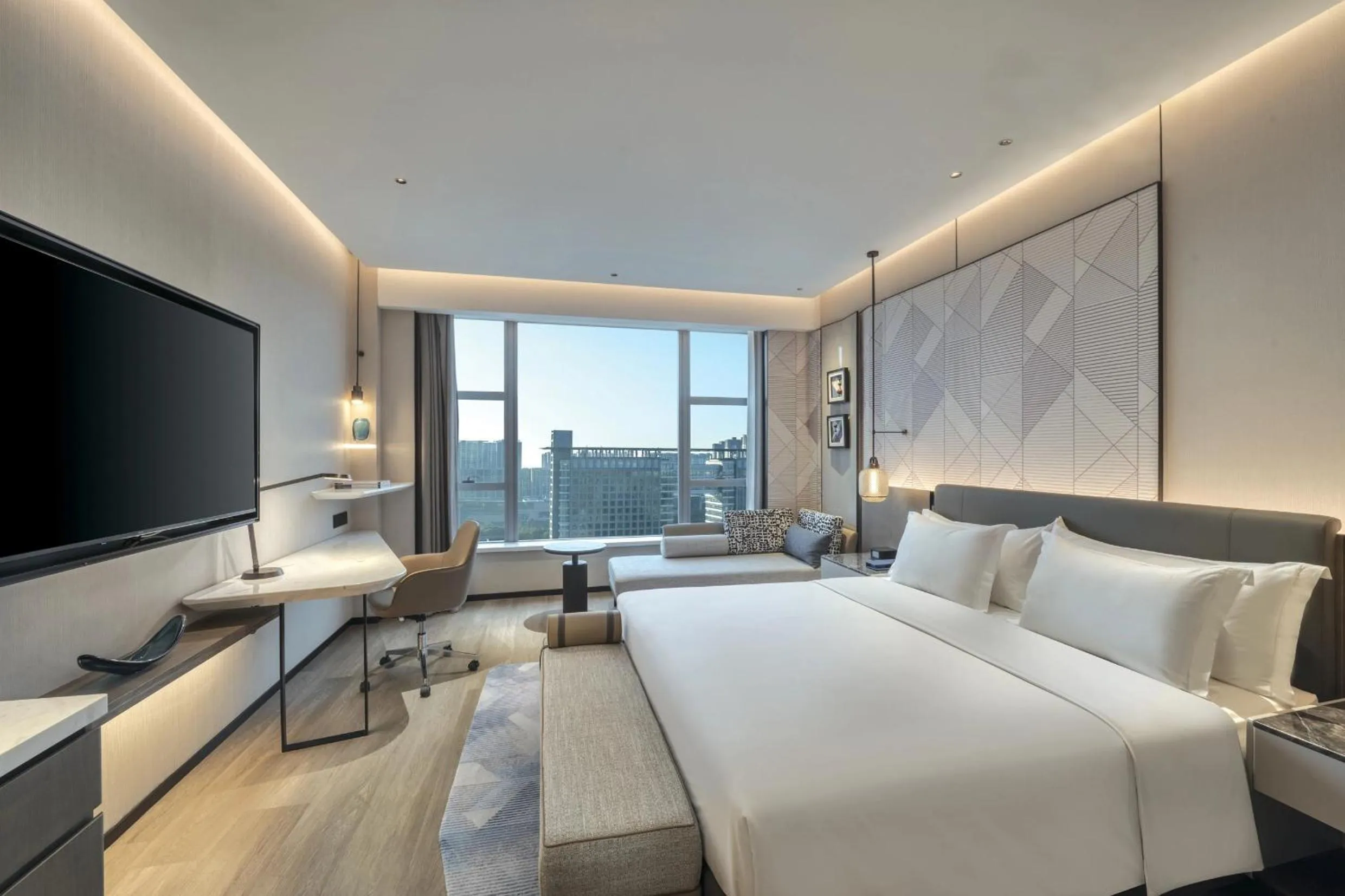 Photo of the whole room, Bed in Crowne Plaza Rugao