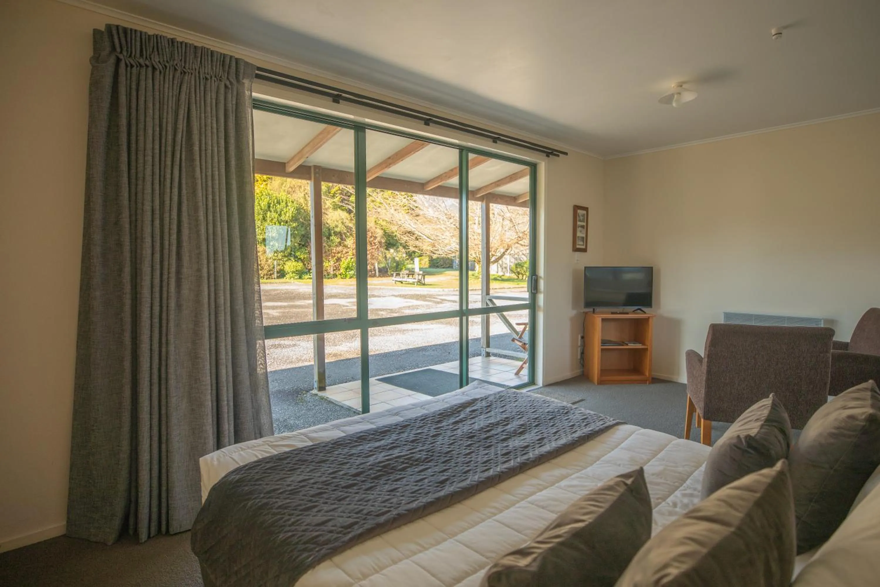 Bed in Rainforest Motel
