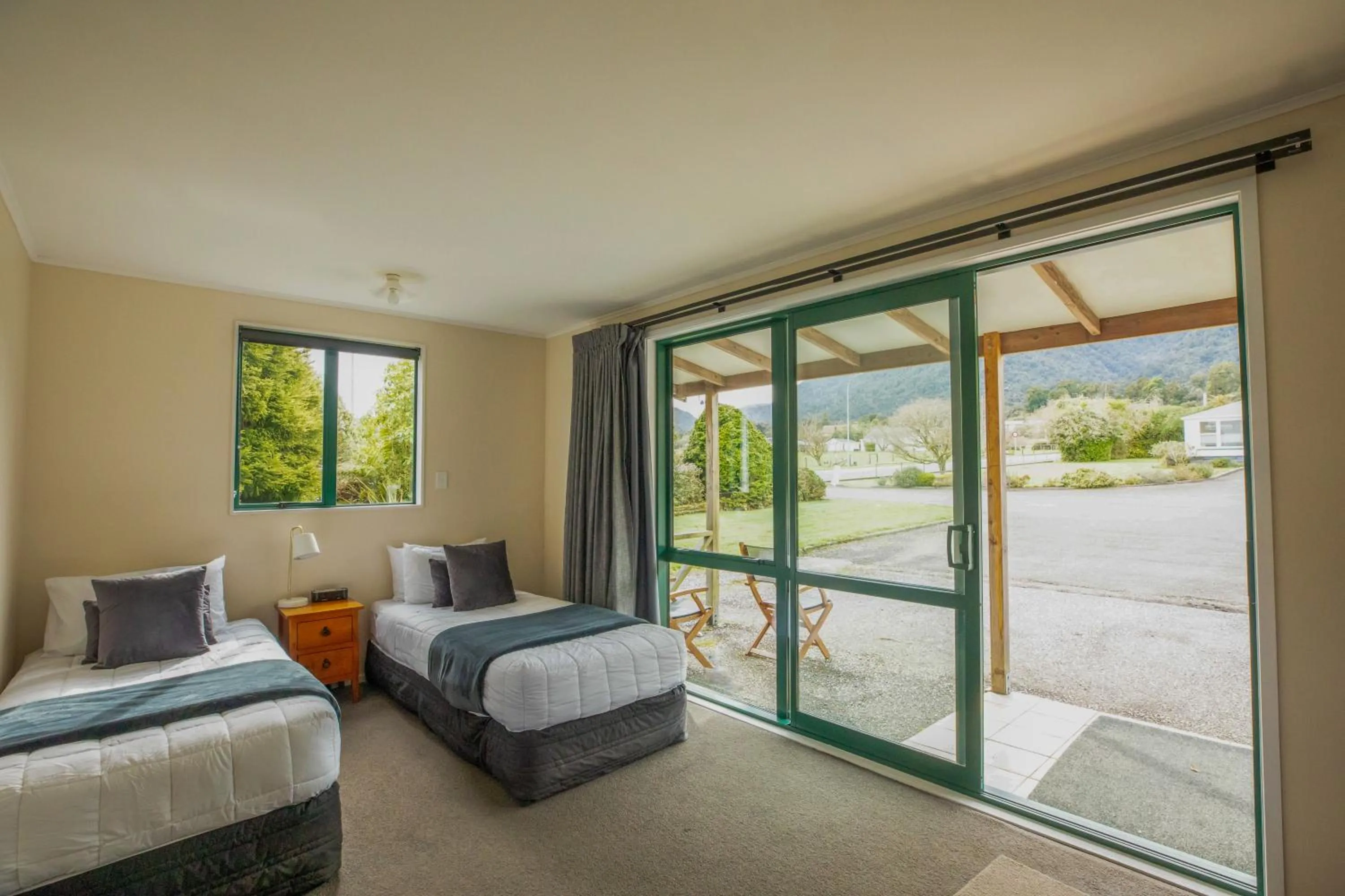 Bed in Rainforest Motel