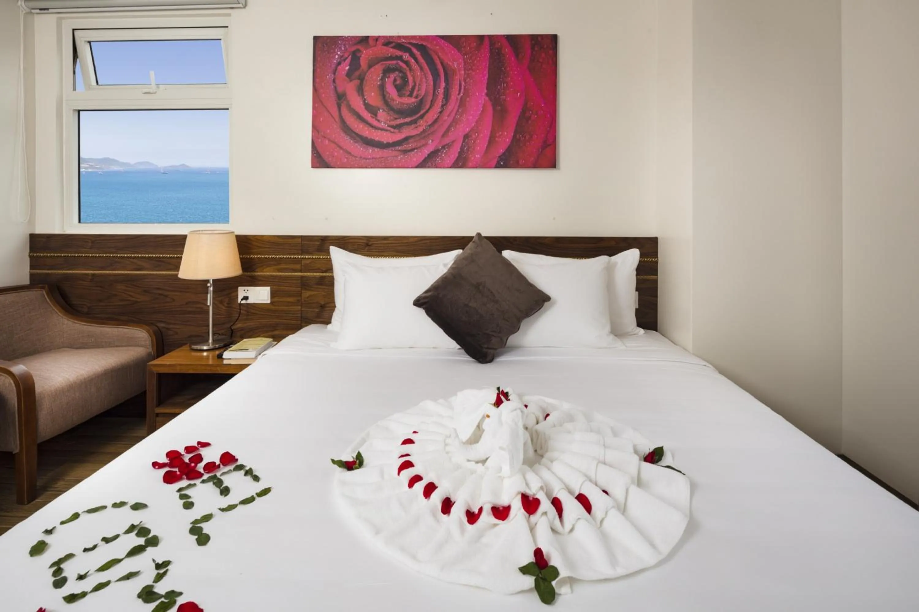 Photo of the whole room, Bed in Sea Pearl Hotel