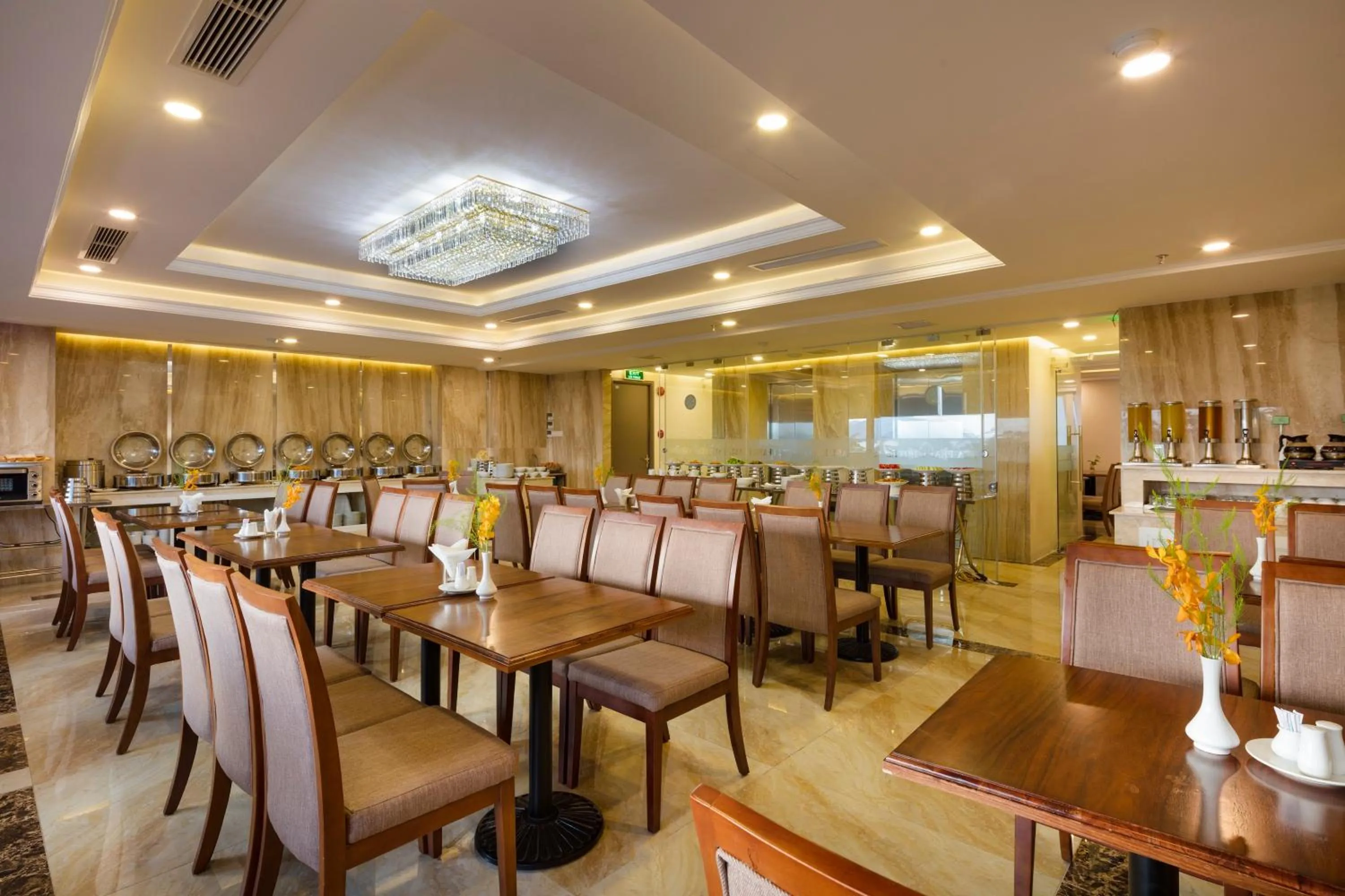 Restaurant/places to eat in Sea Pearl Hotel