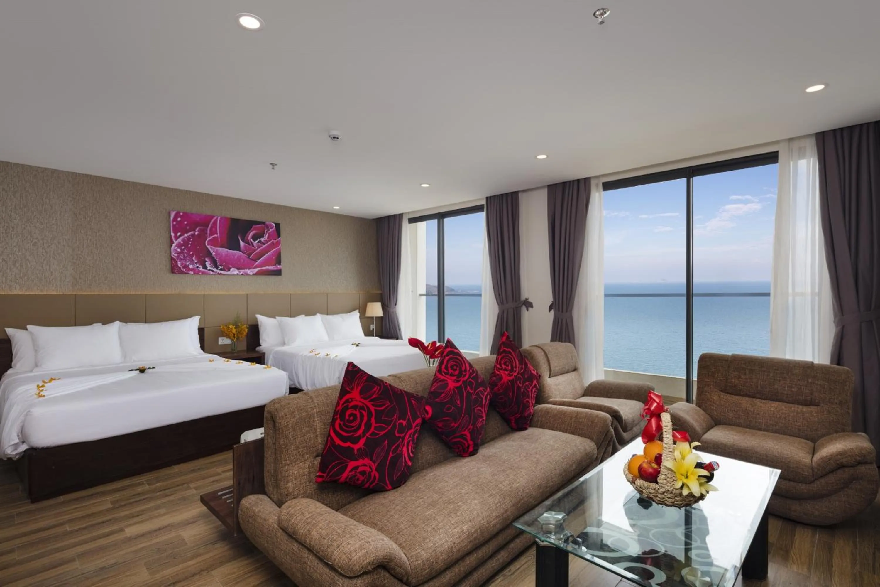 Photo of the whole room, Bed in Sea Pearl Hotel