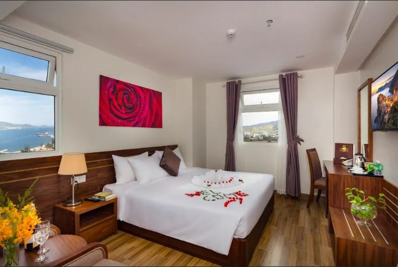 Bed in Sea Pearl Hotel