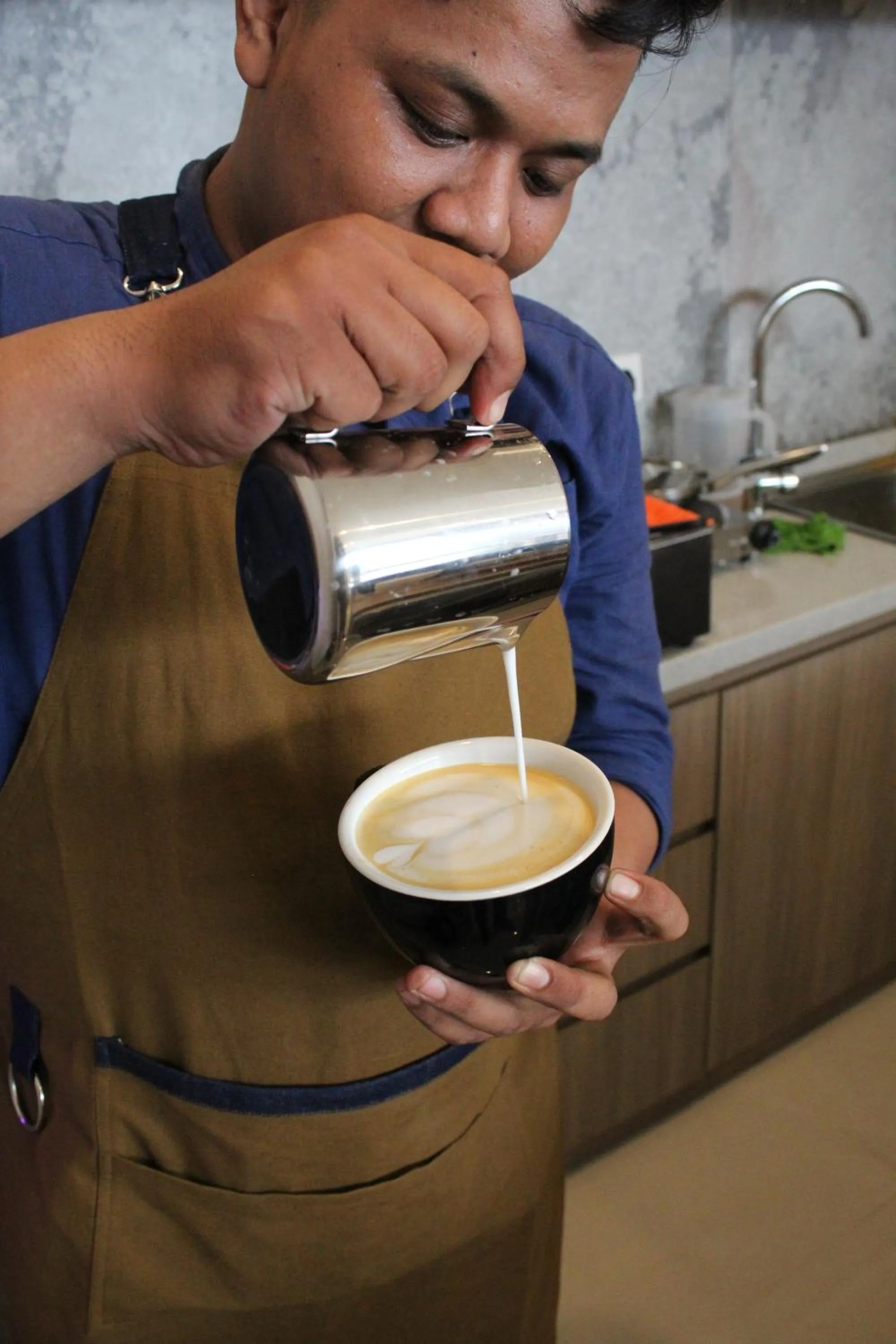 Coffee/tea facilities in Central Front One Inn Jakarta Airport
