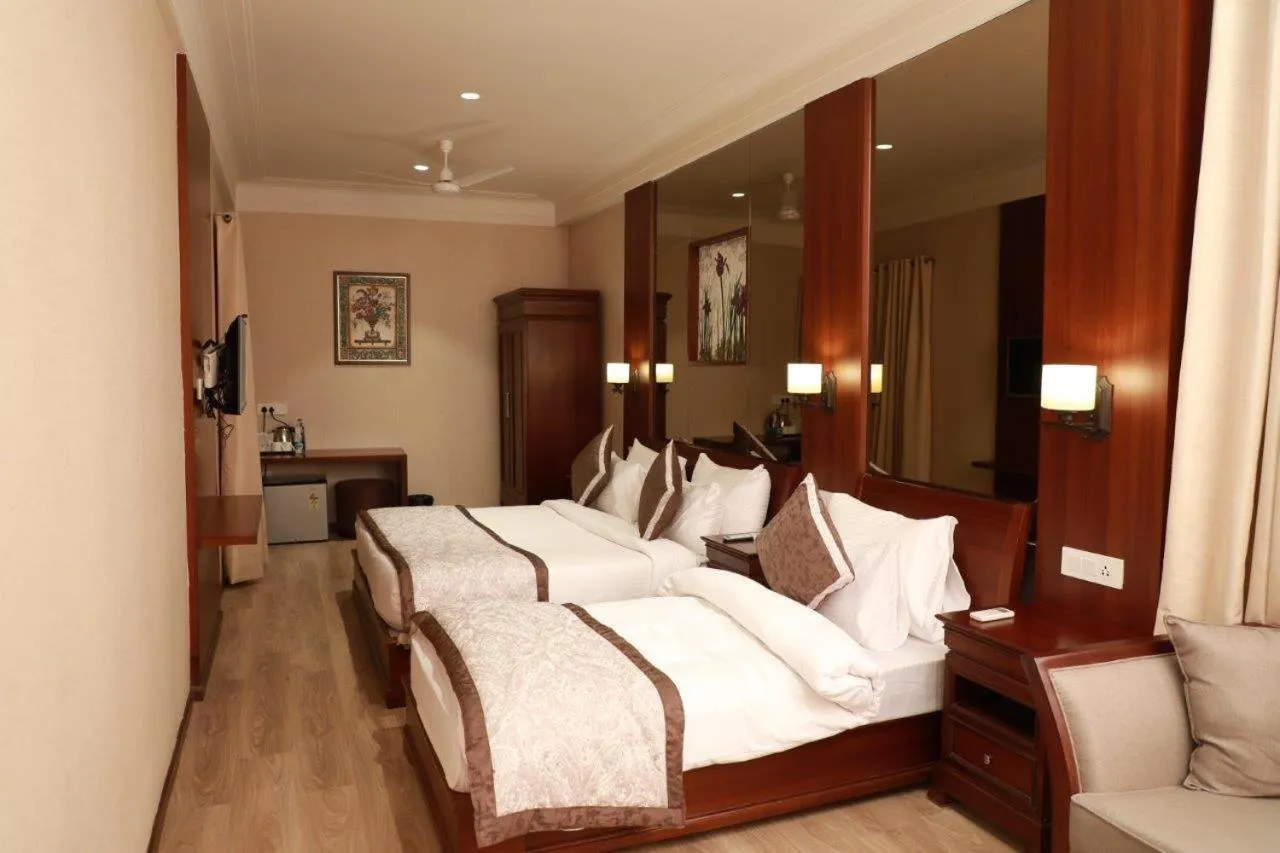 Bed in Hotel Golden Tower Near Heritage Street