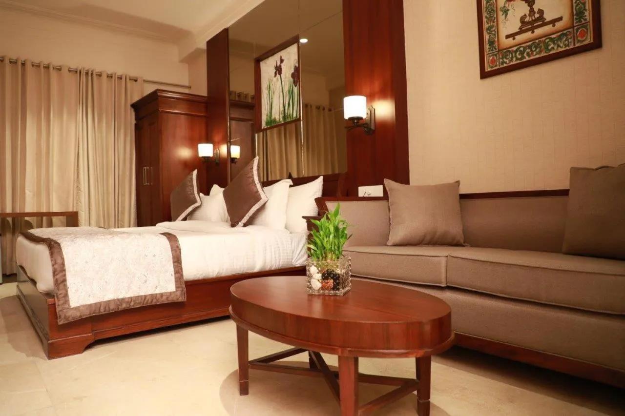 Bedroom, Bed in Hotel Golden Tower Near Heritage Street