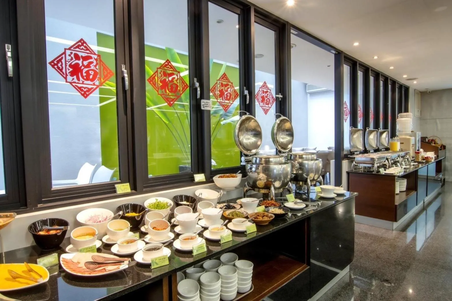 Restaurant/places to eat in Kapok Hotel & Resorts