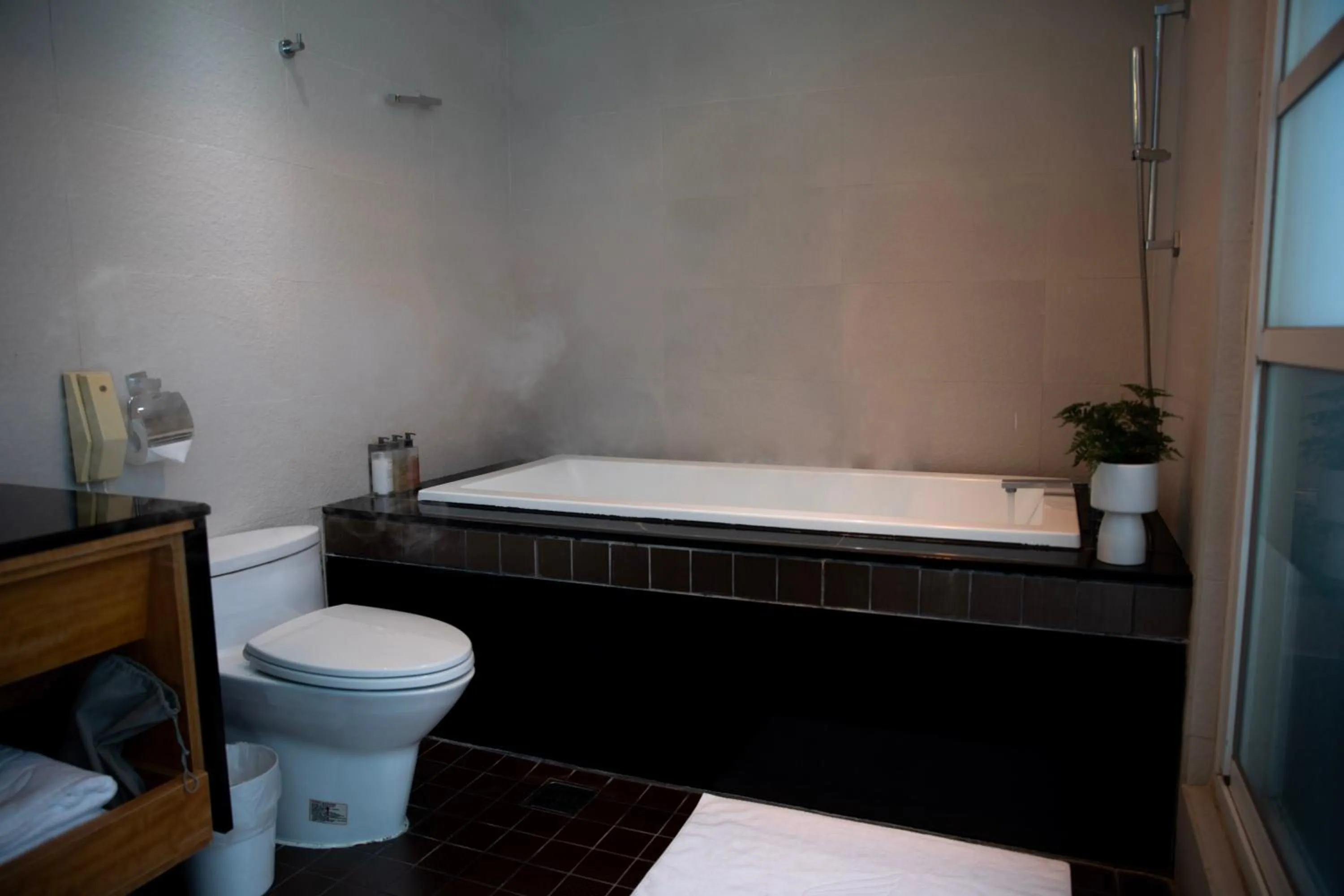 Bath in Kapok Hotel & Resorts