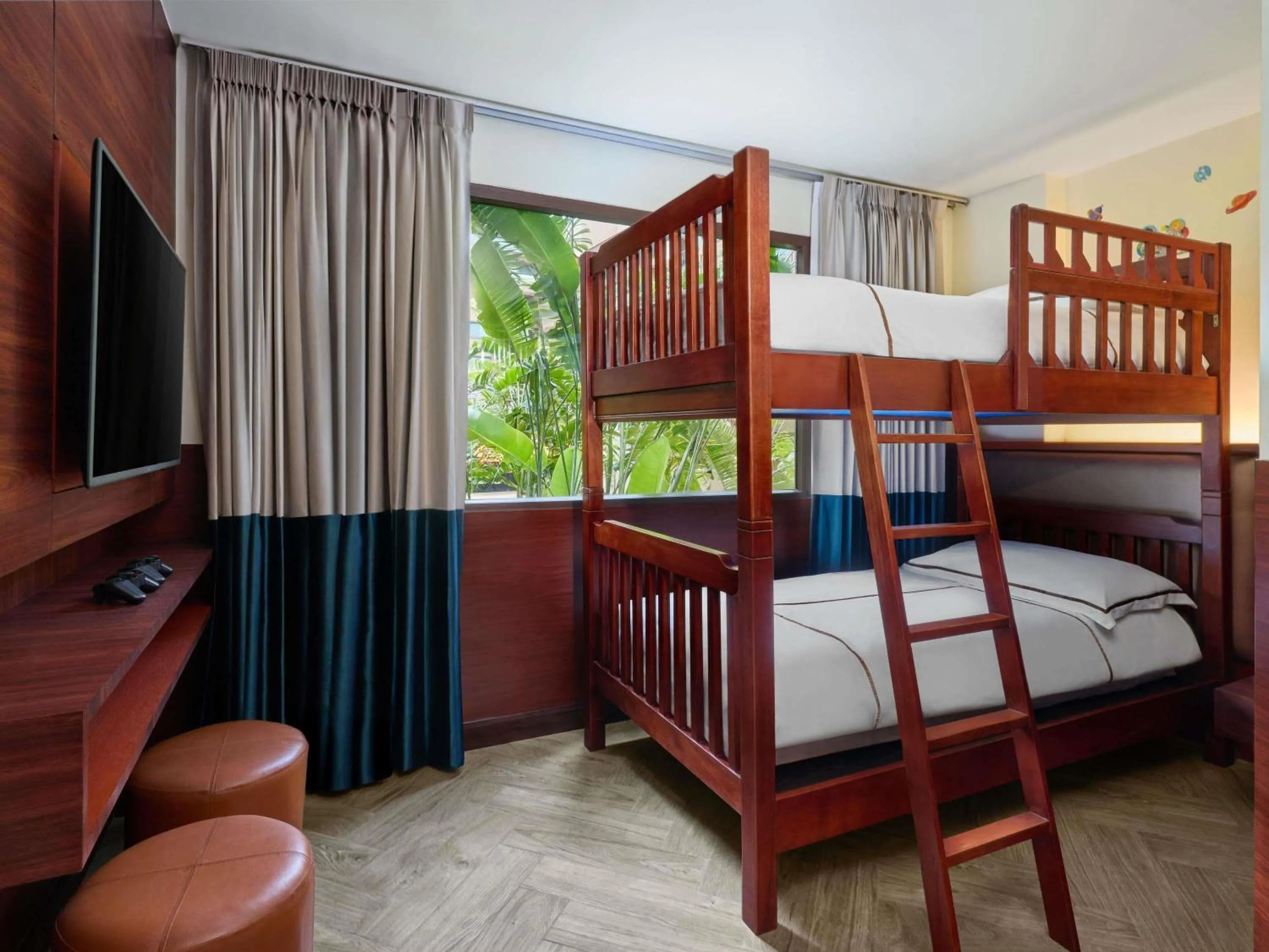 Bedroom, Bed in Novotel Phuket Vintage Park Resort