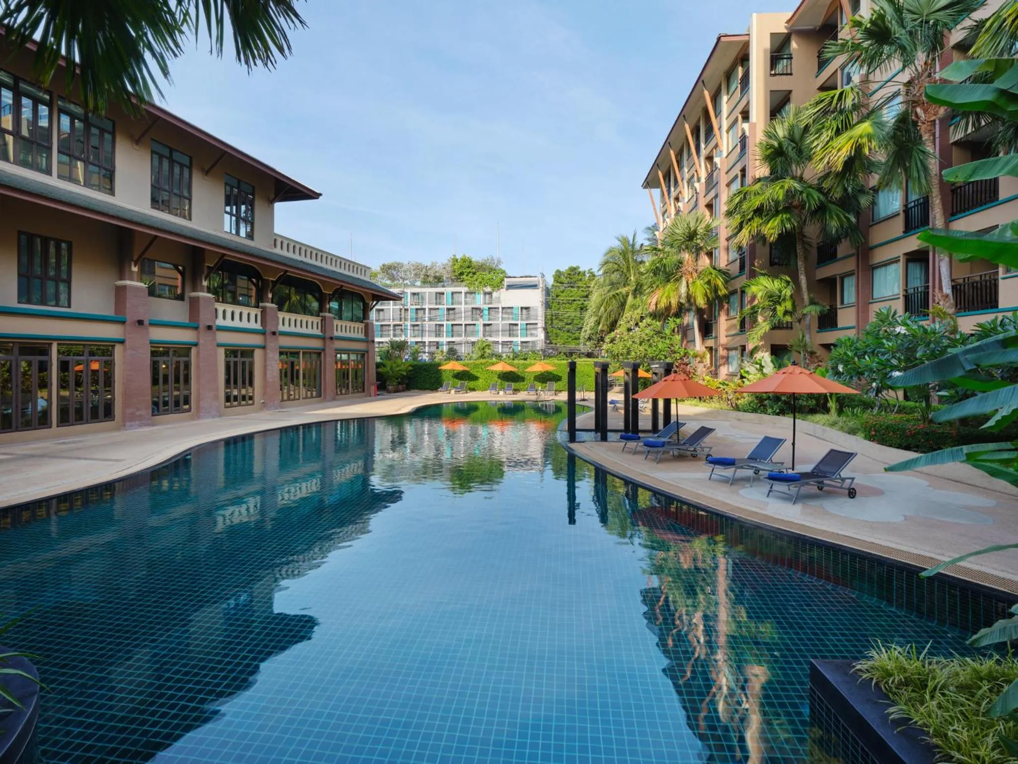 Swimming pool in Novotel Phuket Vintage Park Resort