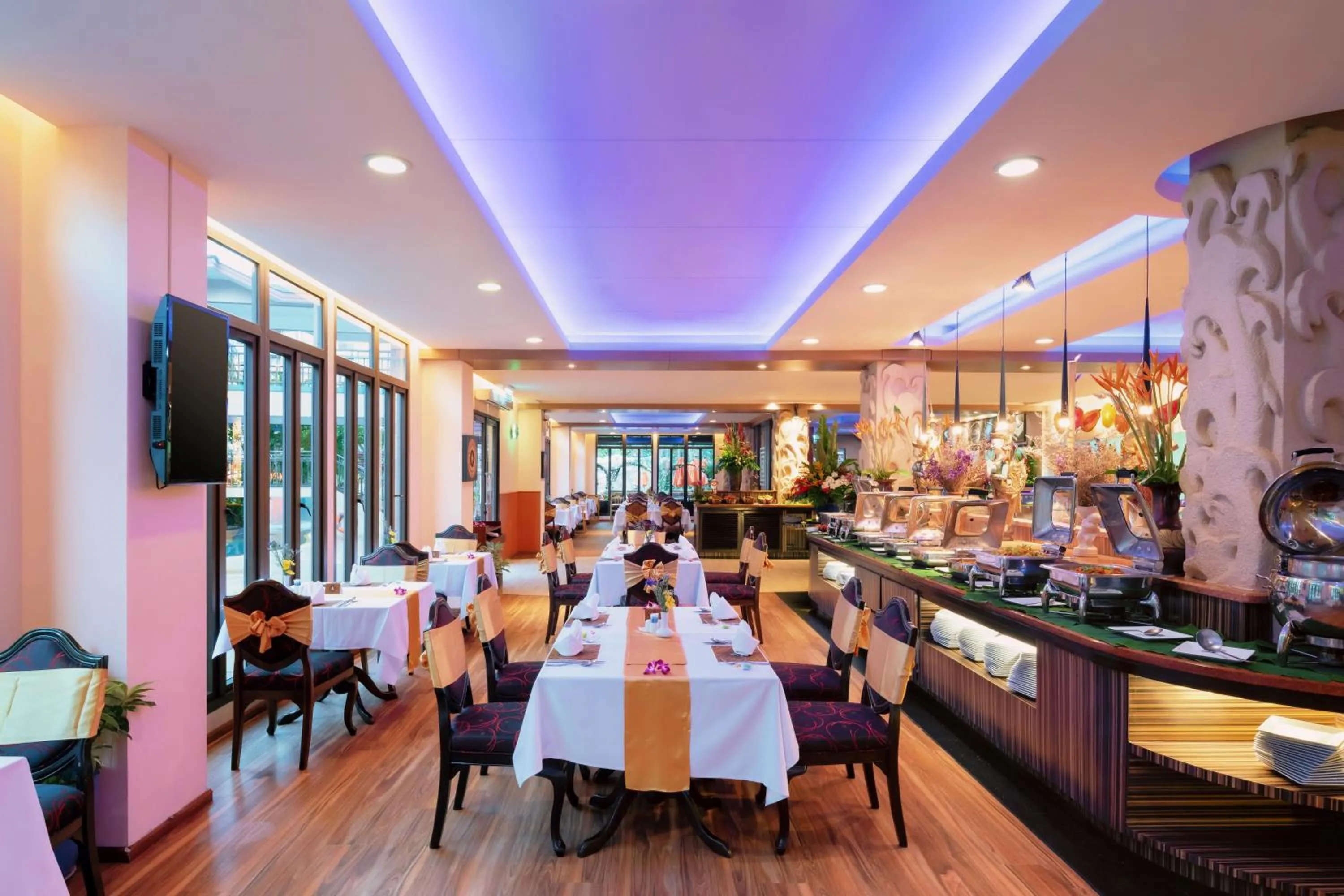 Restaurant/places to eat in Novotel Phuket Vintage Park Resort